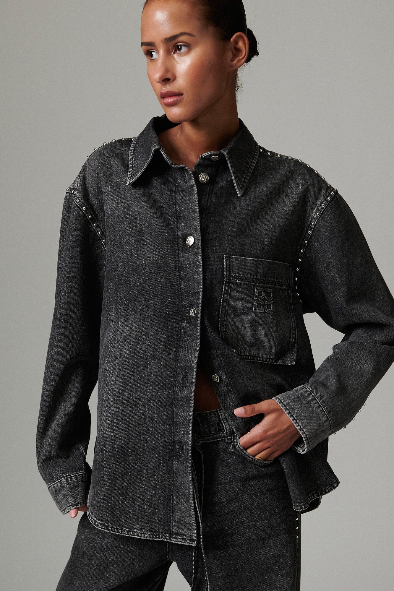 Clothilde Embellished denimskjorte - sort
