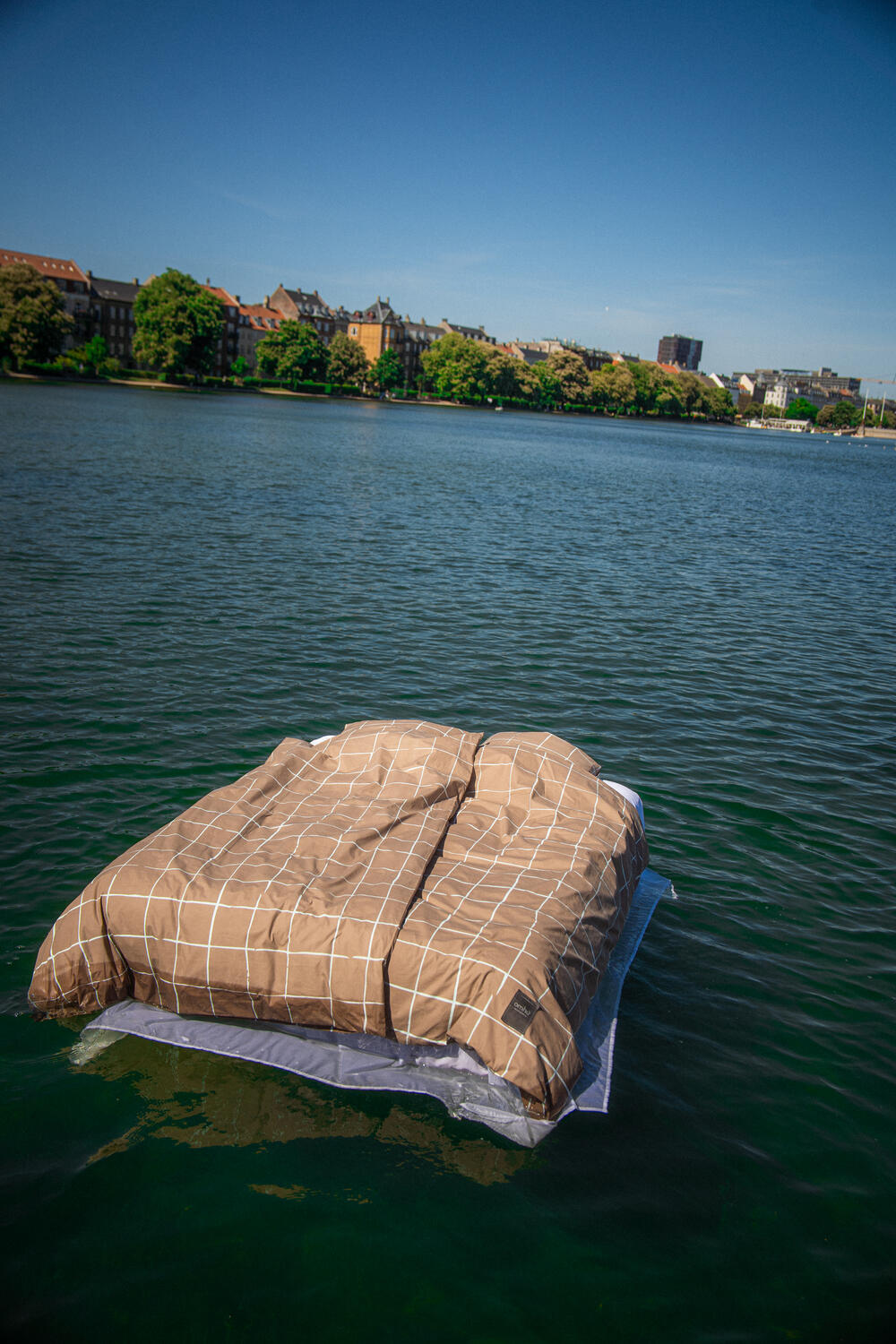 x Mads Barfod Wave Grid sengesæt - brun