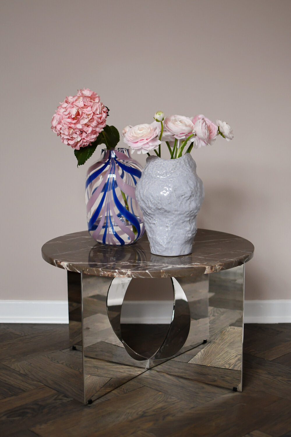 Vase med tynde striber, lilla - H25cm