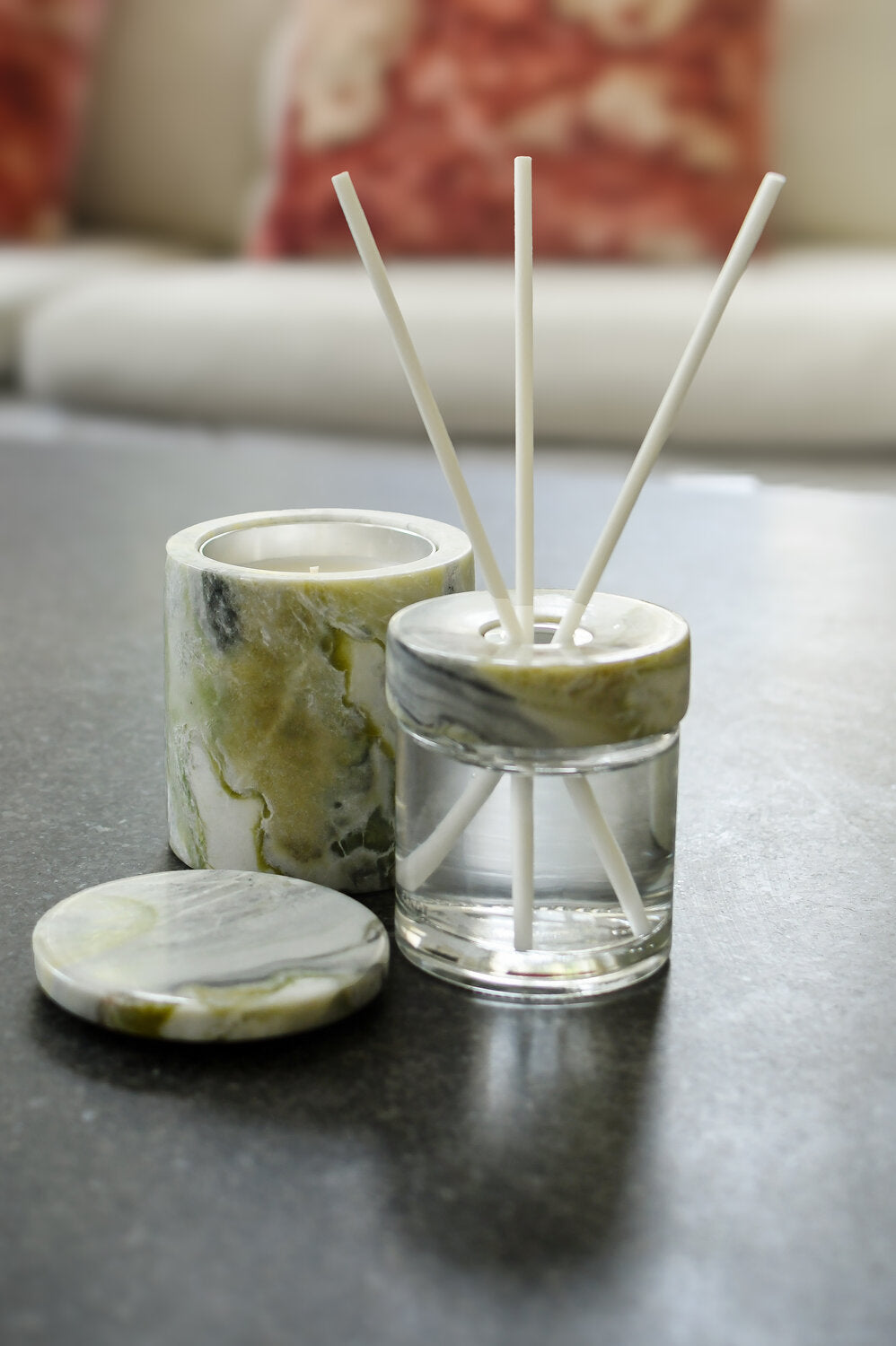 Marmor duftlys, sort/grøn - 270ml