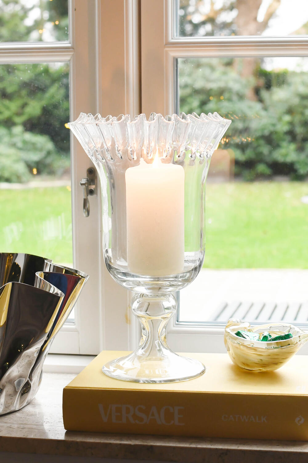 Pokalvase med flæsekant, klar - H32,5cm