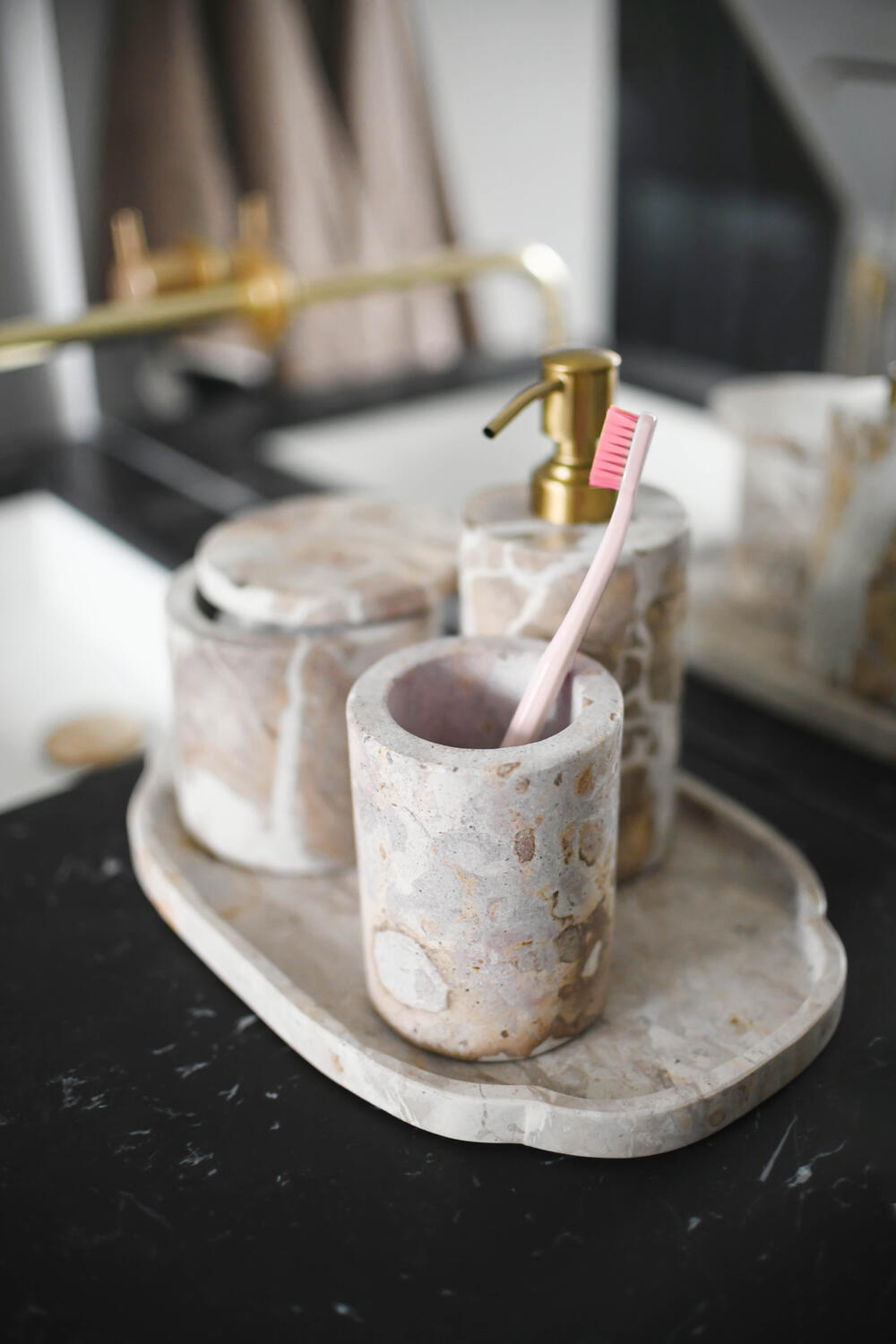 Marmorbakke m. buet kant, leopard - L30 cm