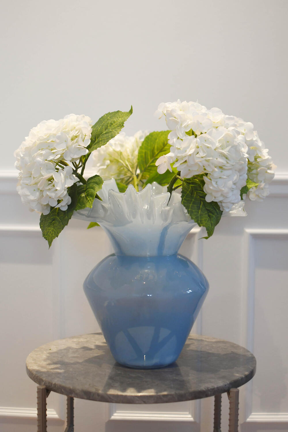 Vase med flæse kant, lyseblå - H37cm