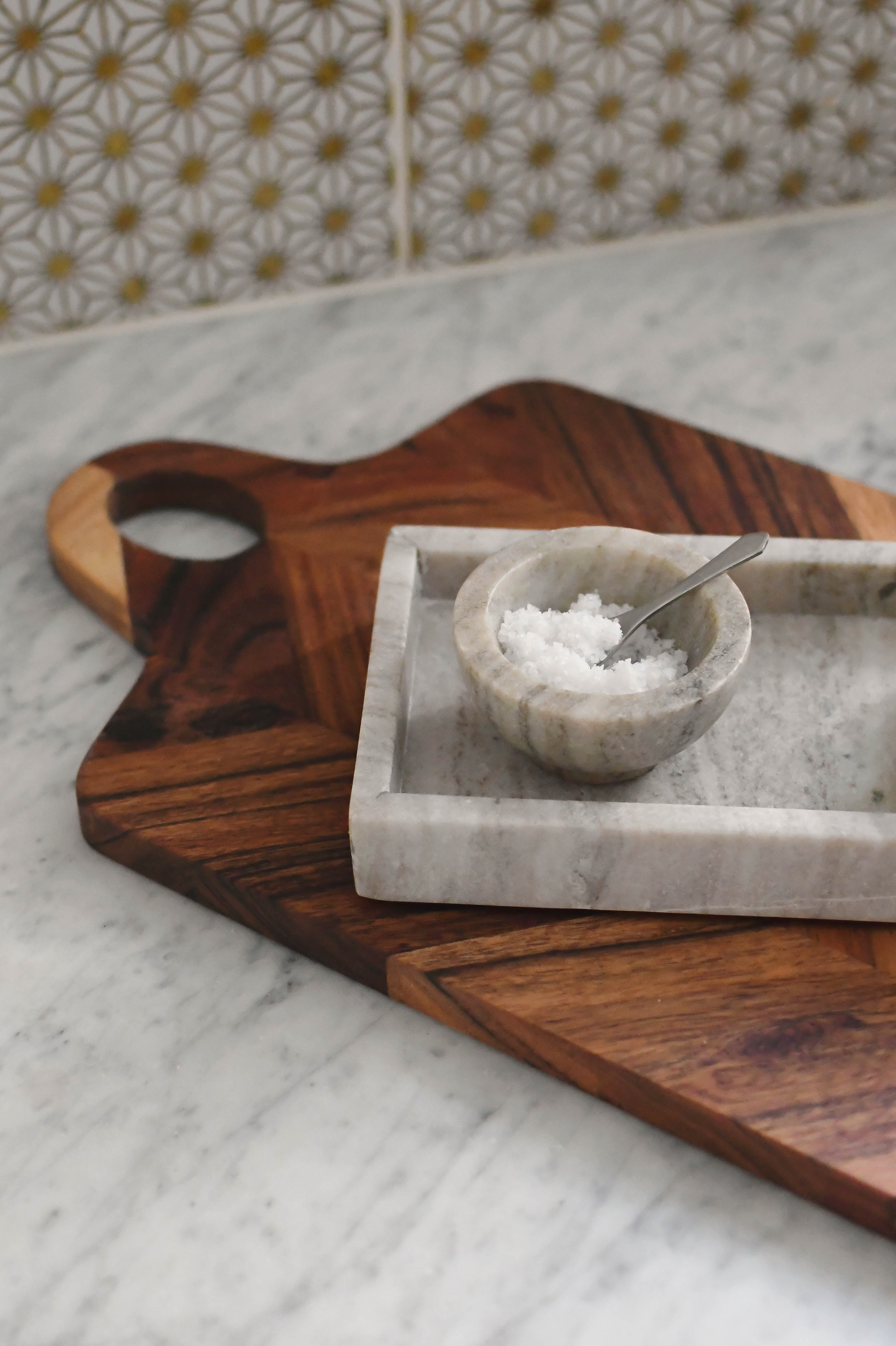 Marmor bakke, beige - 12x30 cm.