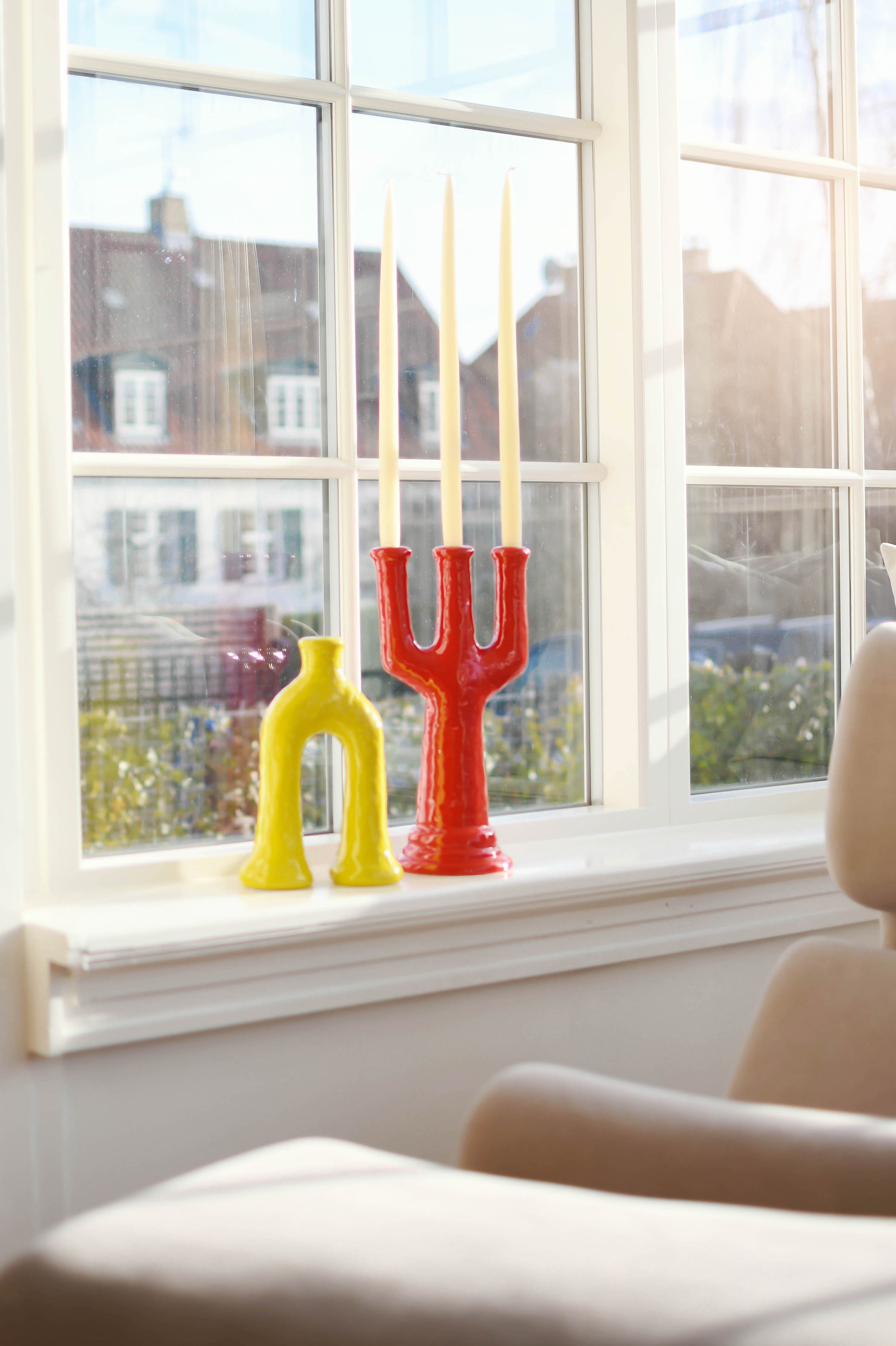 Skulpture lysestage, lysegul - H28 cm