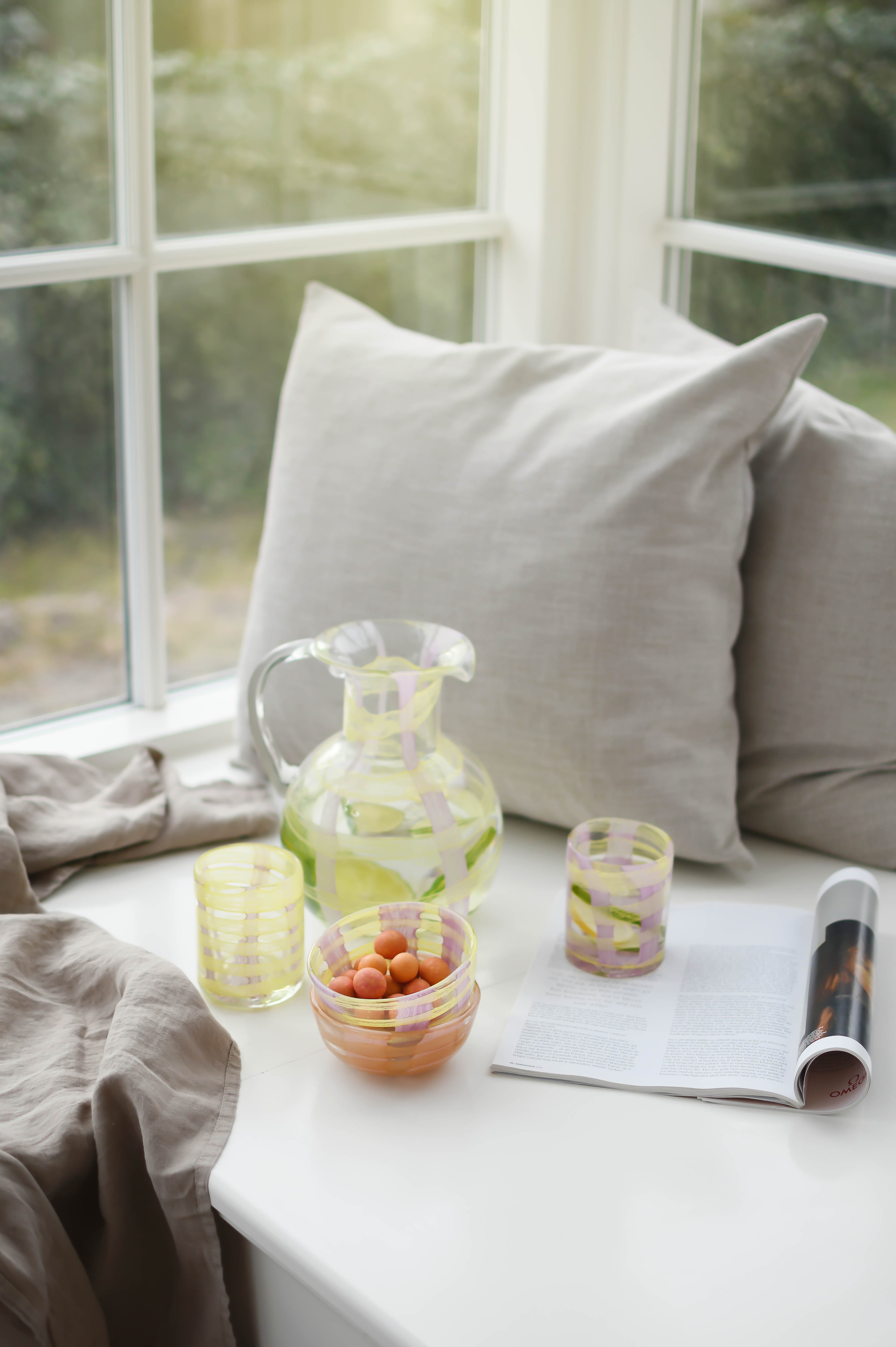 Unik ternet glaskande, gul/pink - H22 cm