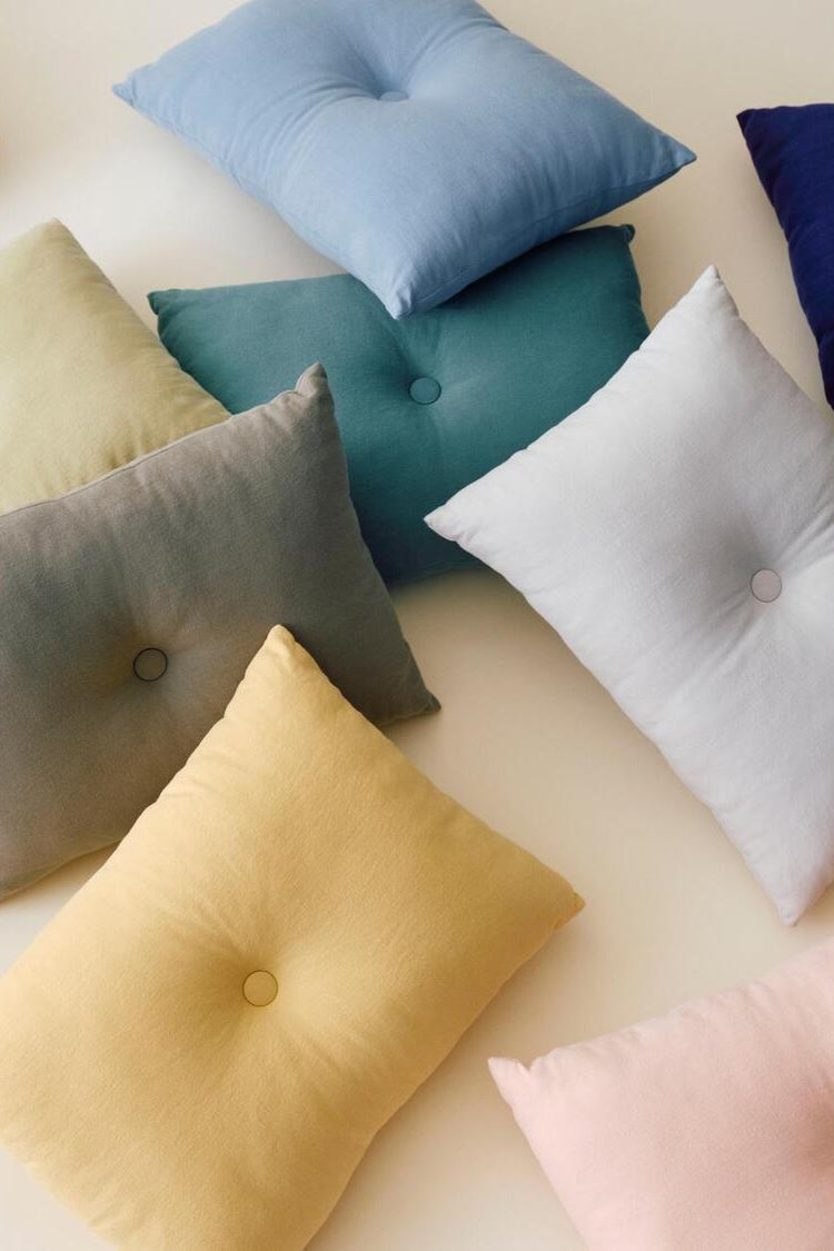 Dot Linen pude, Petrol - B60 x H40 cm.