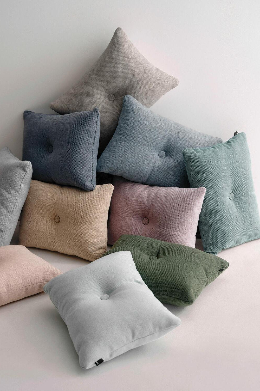 Dot Mode pude, Aqua - B60 x H40 cm.