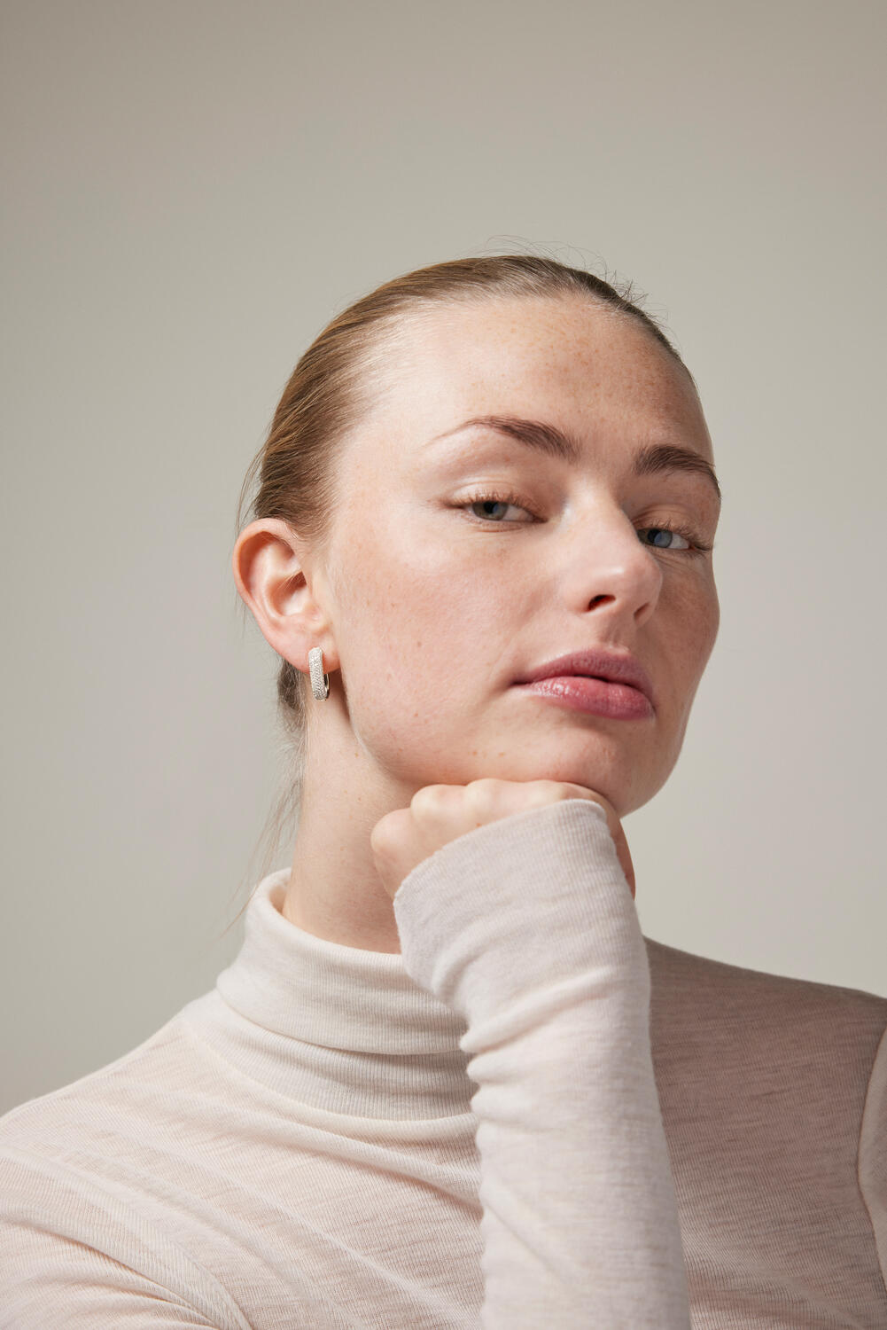 Sparkling Square hoops, 18 mm - sølv