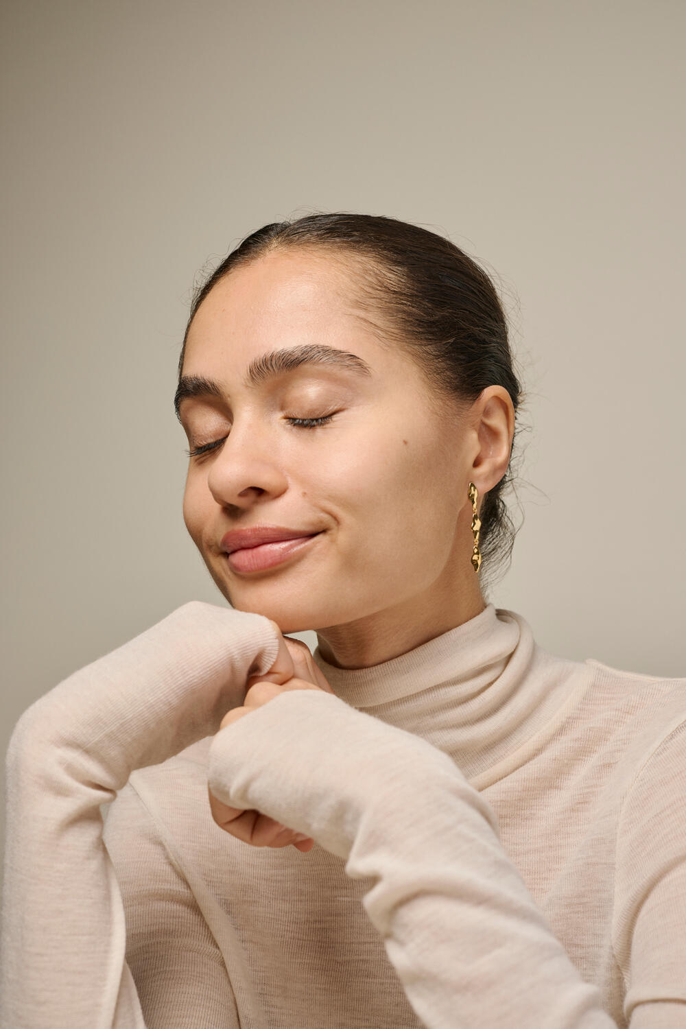 India Medium hængeøreringe - forgyldt