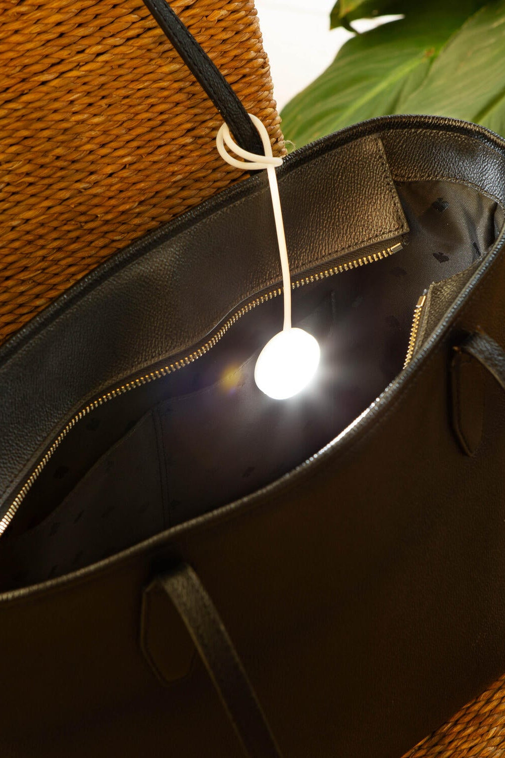 Genopladeligt taskelys