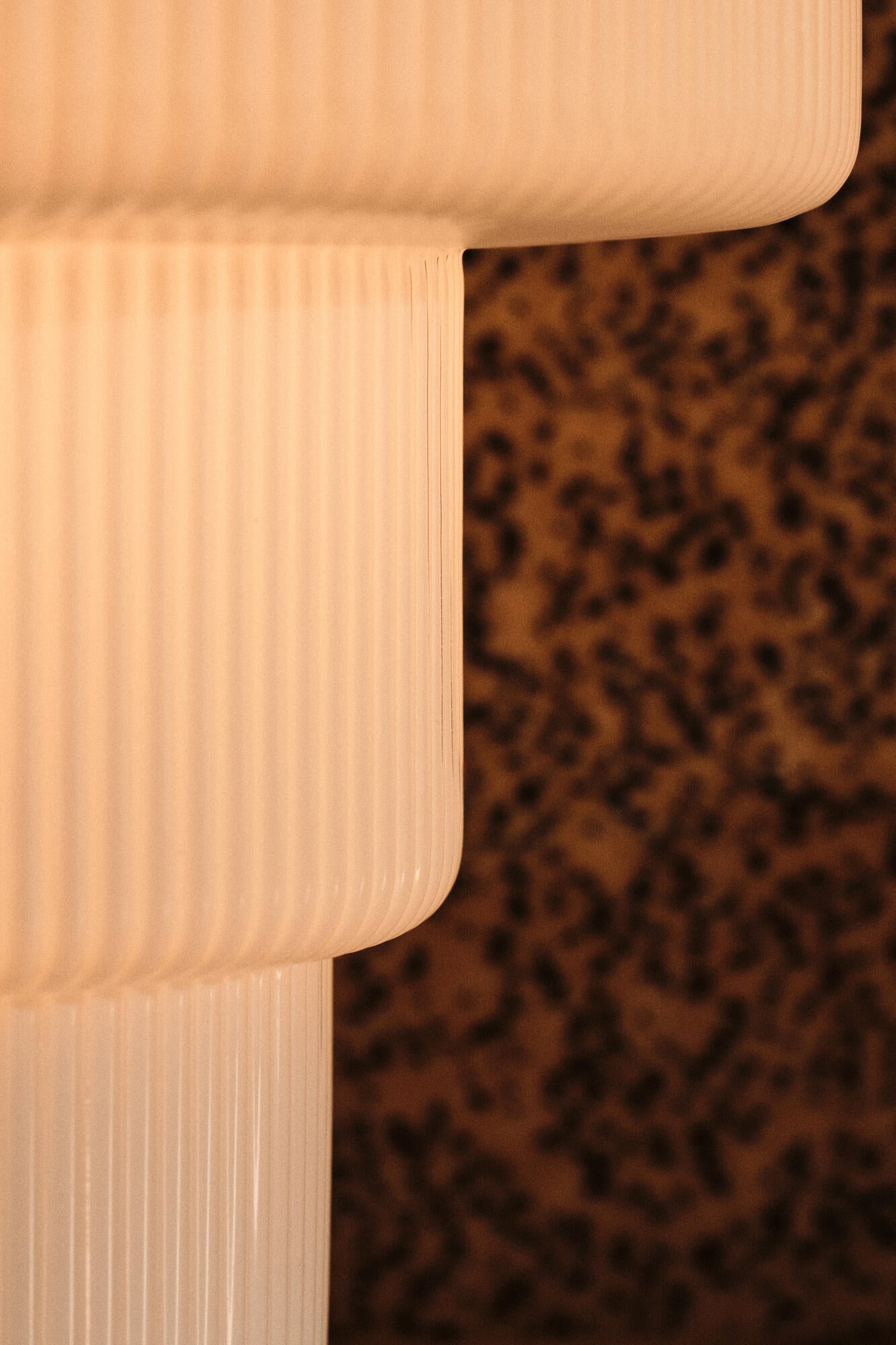 Ripple bordlampe, H28 cm - hvid