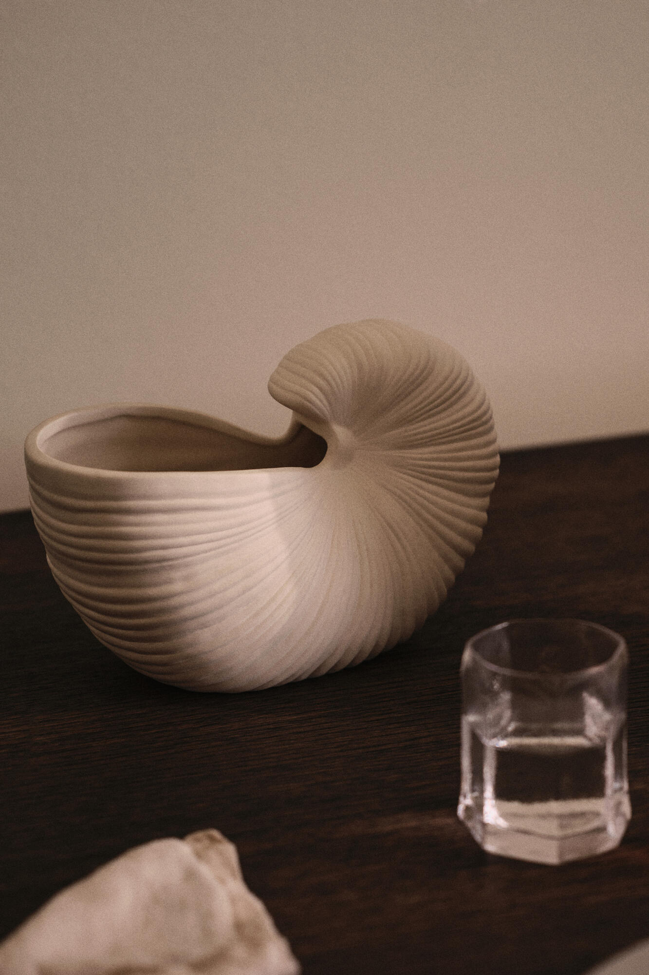 Shell vase, B23 cm - Off-white