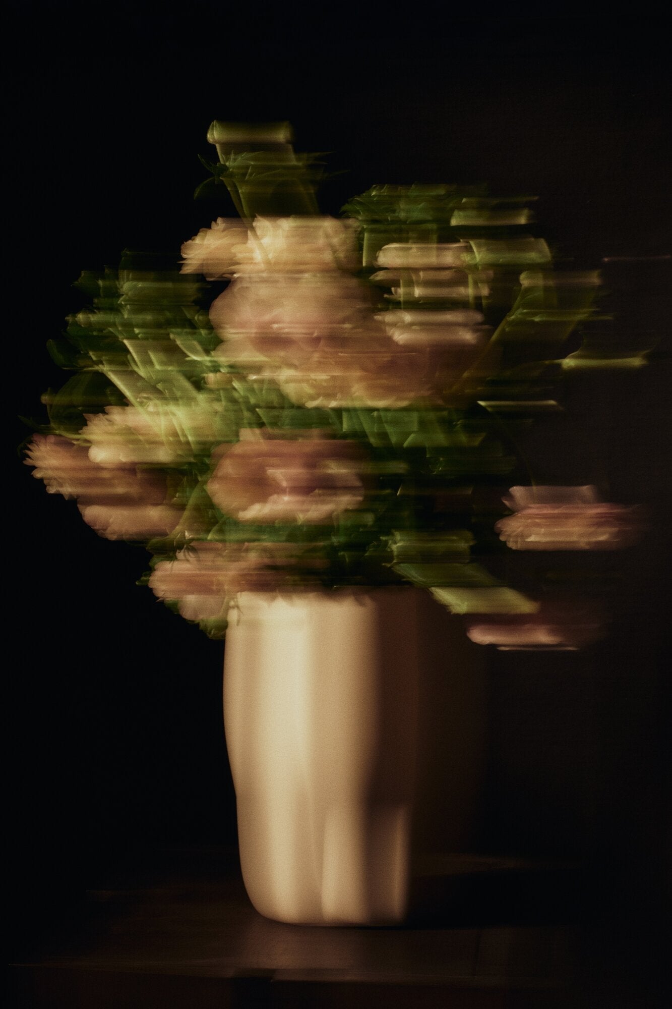 Nium vase, H23 - Off-white