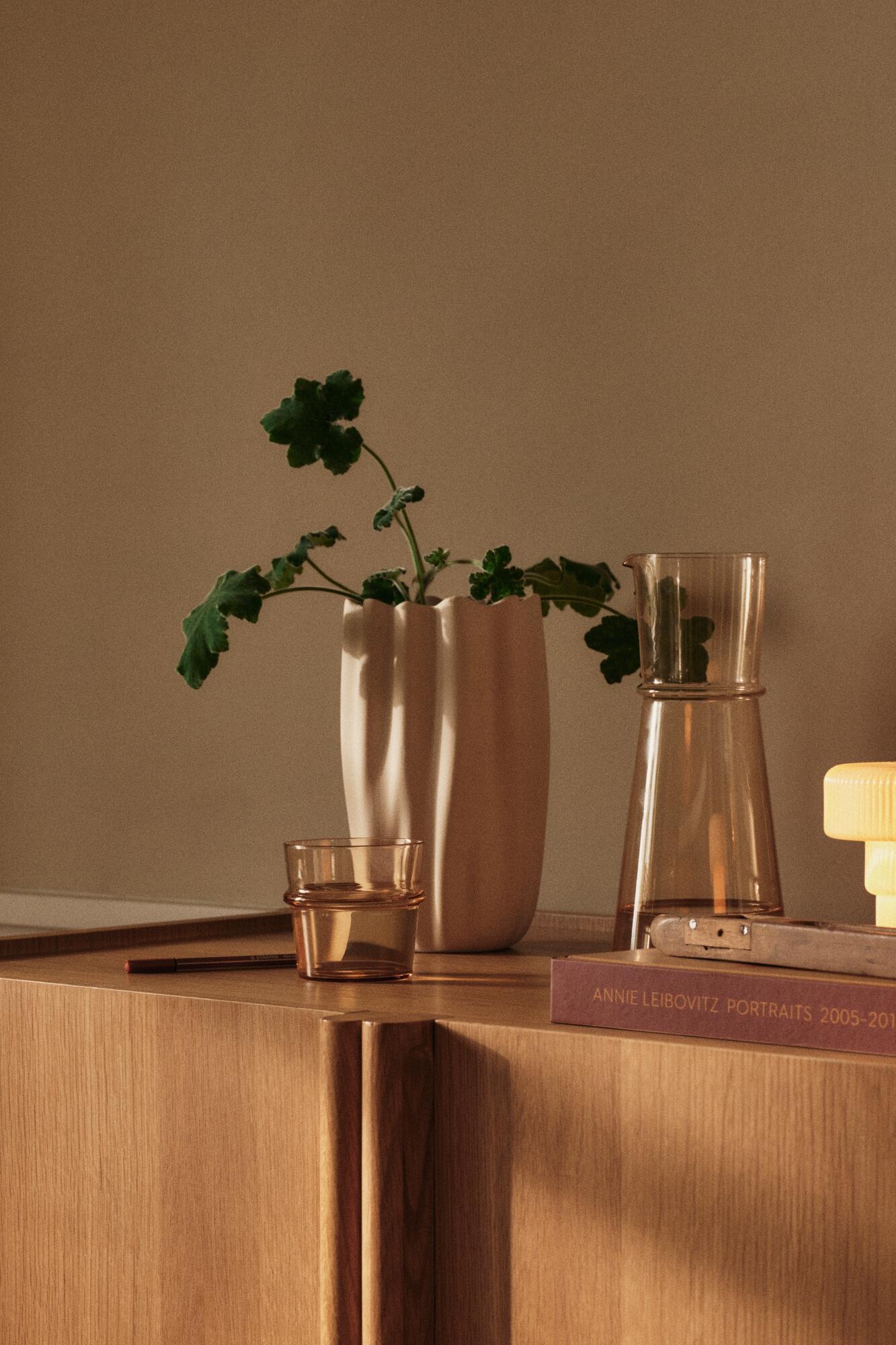 Nium vase, H23 - Off-white