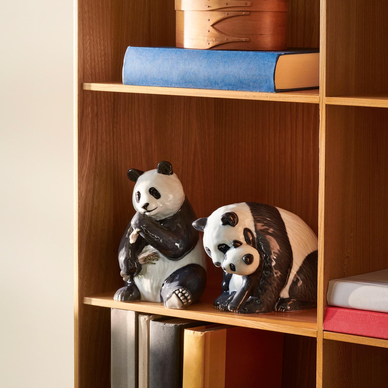 Panda med Unge figur - H13 cm.