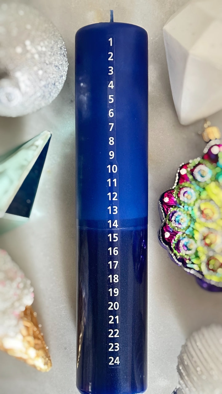 JUL24 Kalenderlys -  Royal Blue/Blank Glimmer