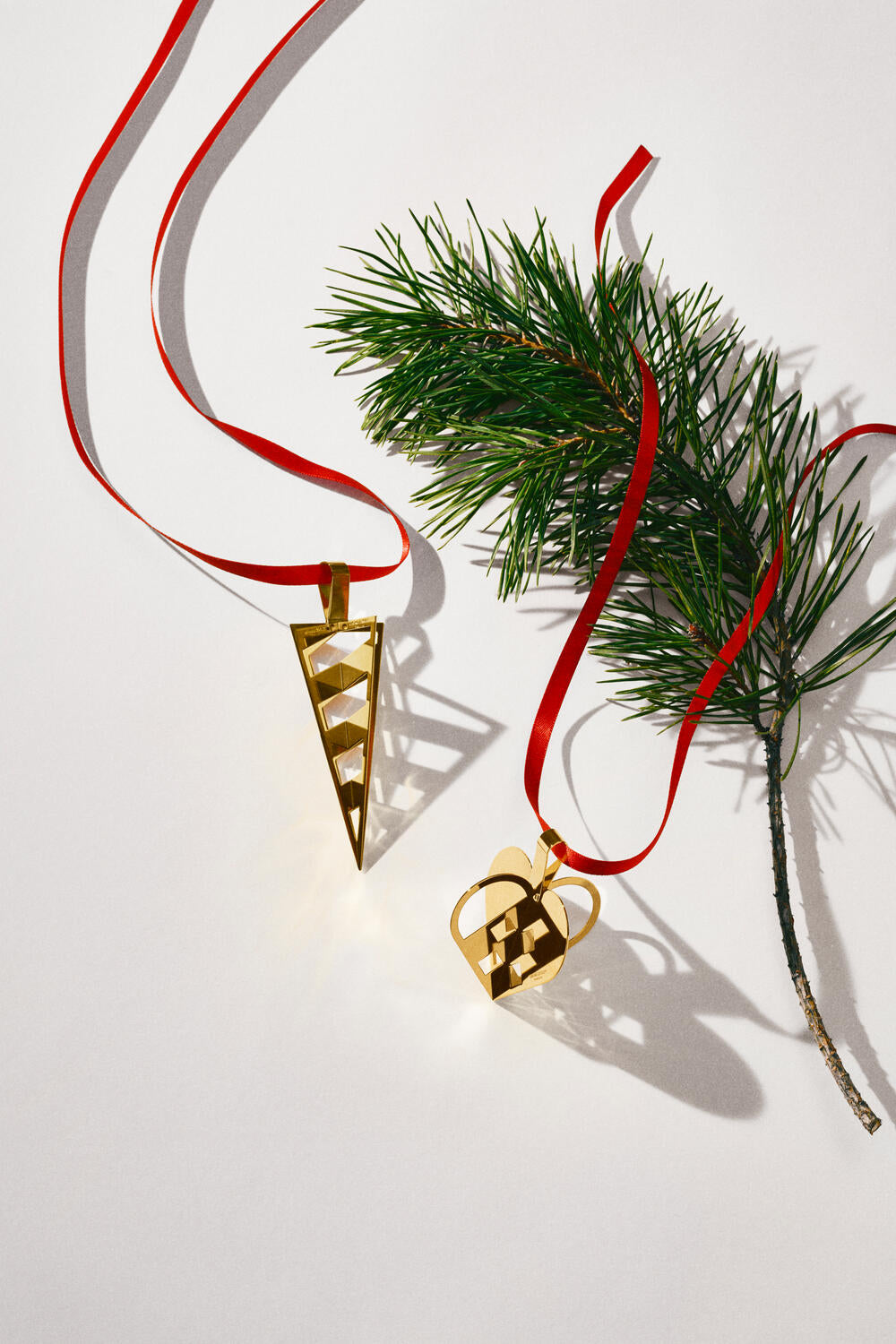 CC25 Kræmmerhus ornament m/bånd - forgyldt