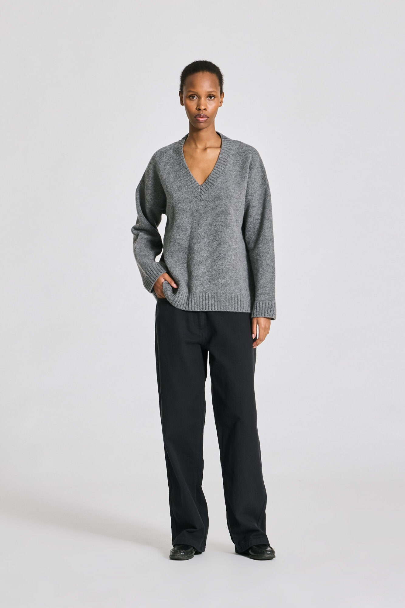Elvira Lambswool V-Neck striktrøje - Graffitti Grey Mel