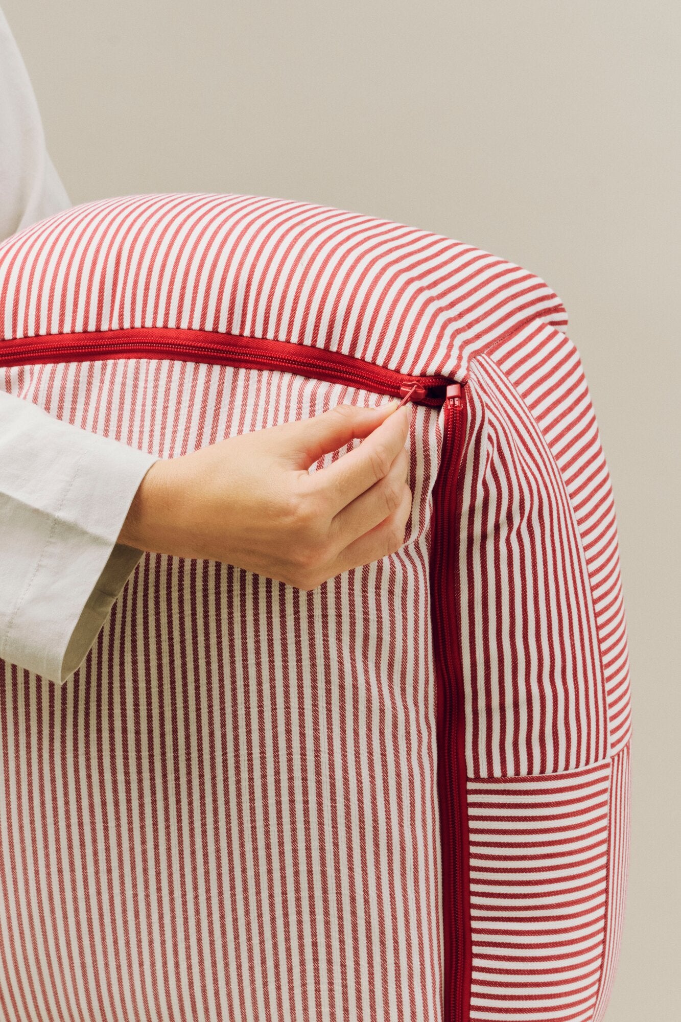Zip hundekurv, X-Small - Red and white stripe