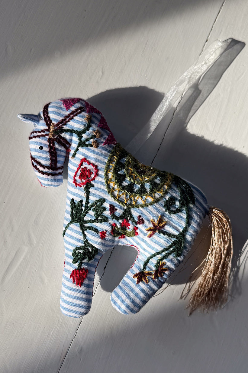 Hellen Horse juleophæng - Blue Stripes