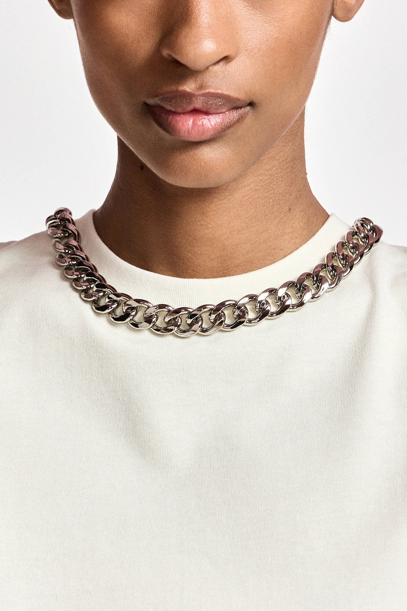 Klaim with chain kortærmet t-shirt – Off white