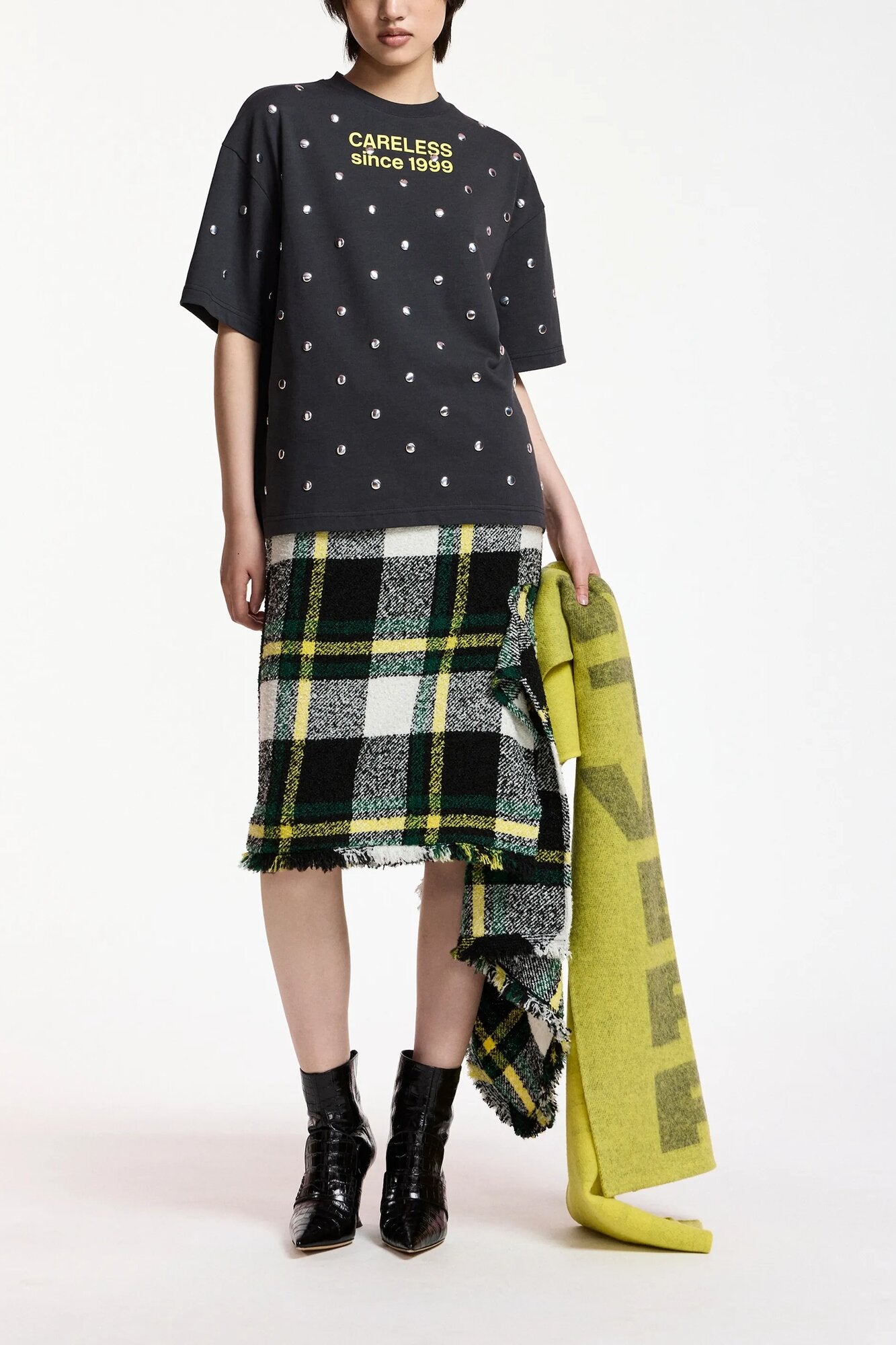 Kourse With Studs t-shirt – Charcoal Chic
