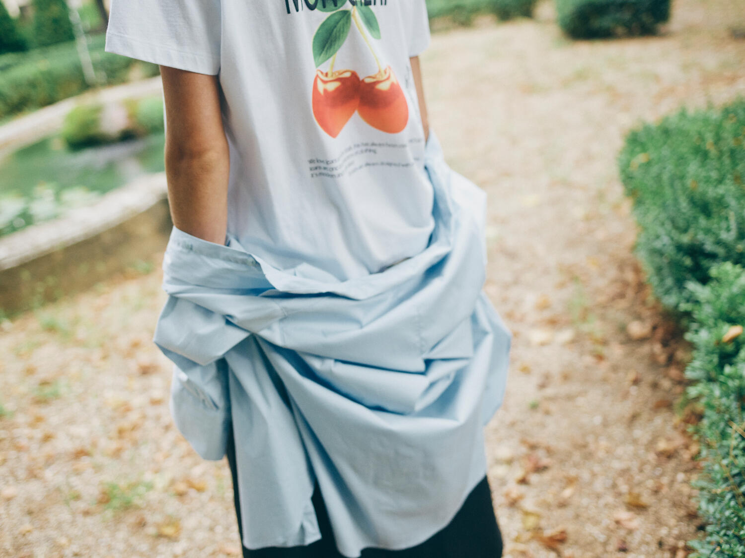 Lail Cherry kortærmet t-shirt – White