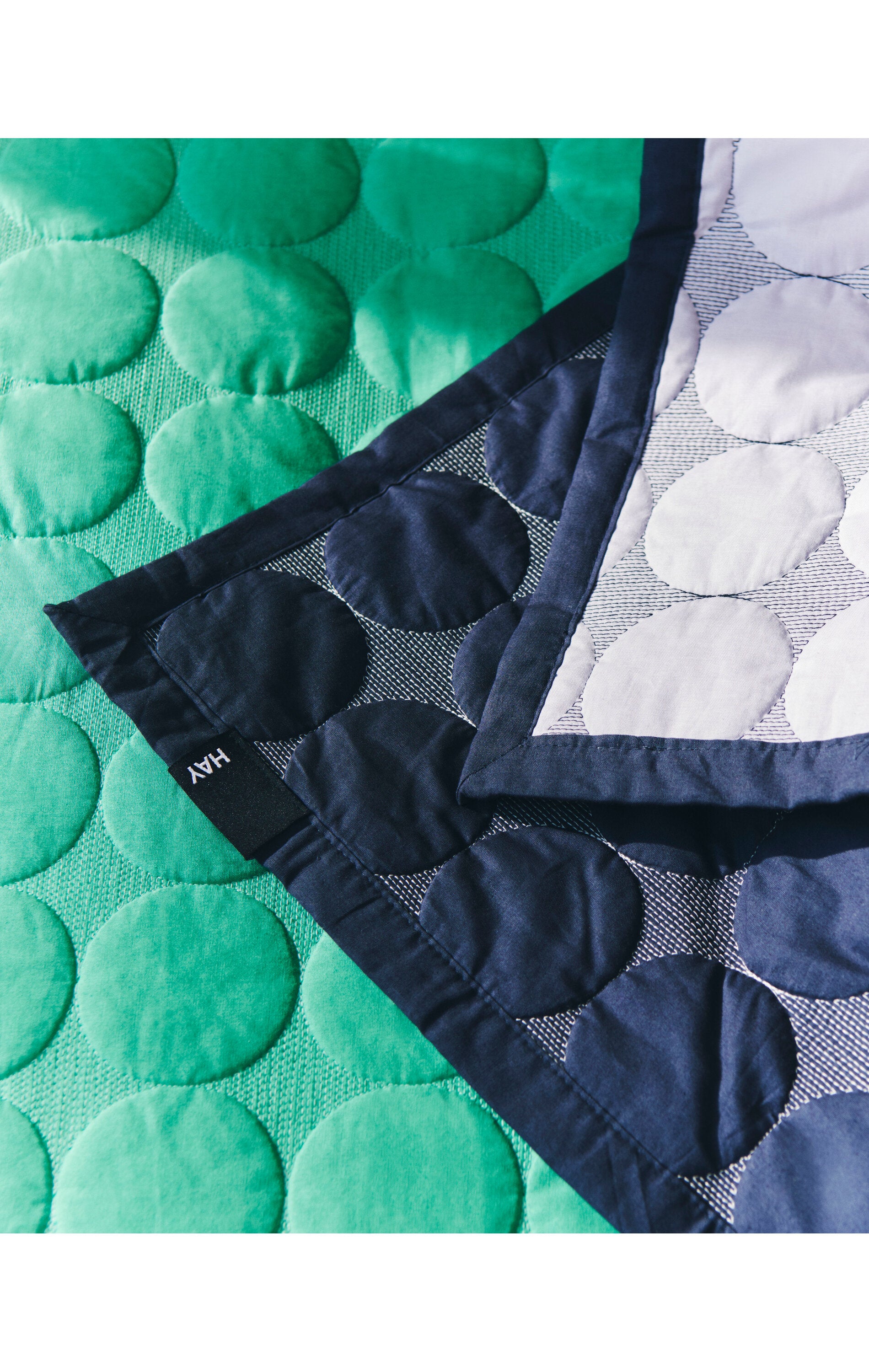 Mega Dot Organic  sengetæppe - Midnight Blue