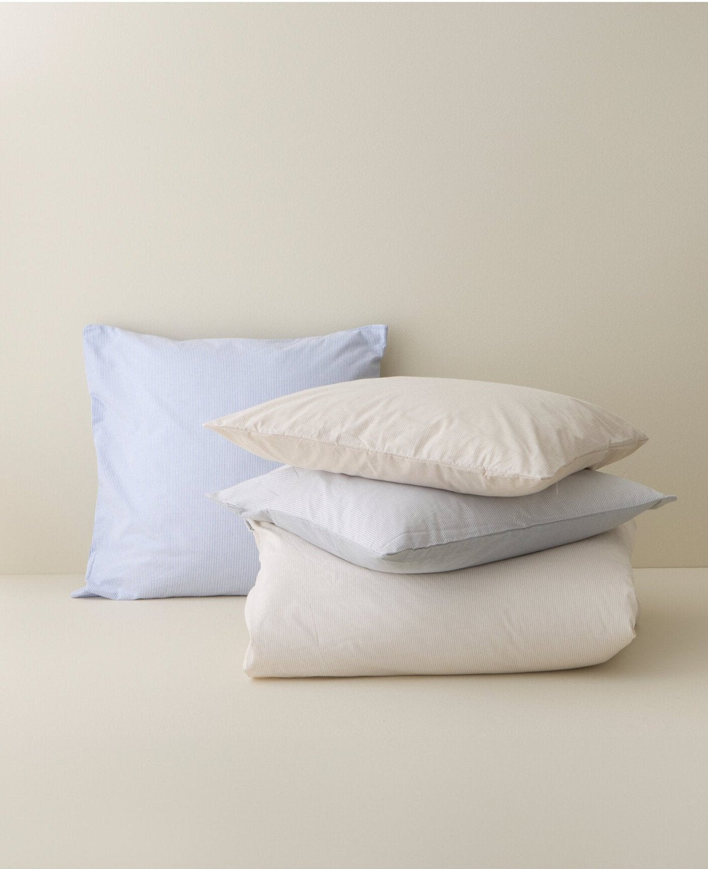 Mini strib sengetøj - Lys grå/Hvid