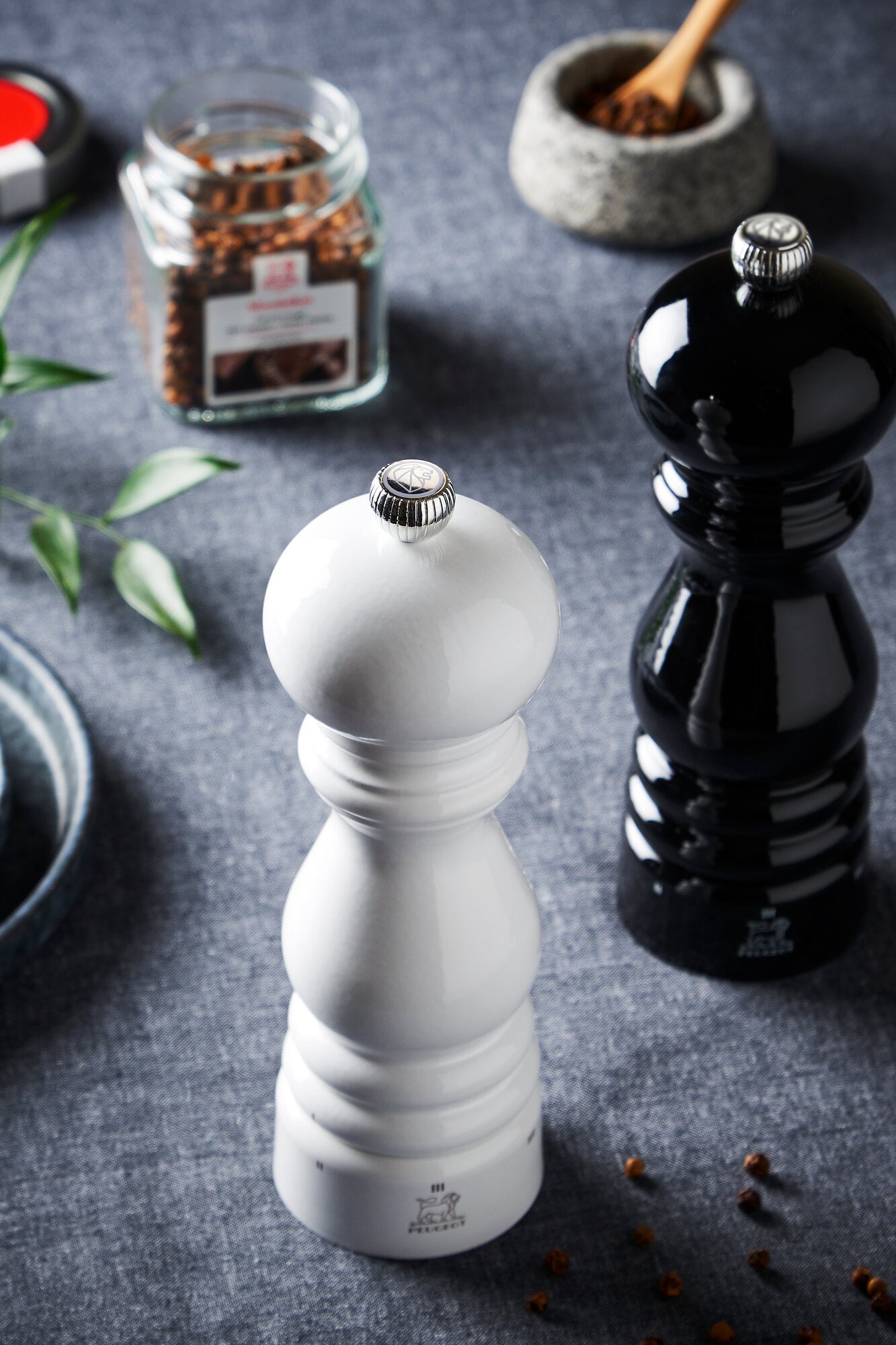 Paris US saltkværn, sort lak - 18 cm.