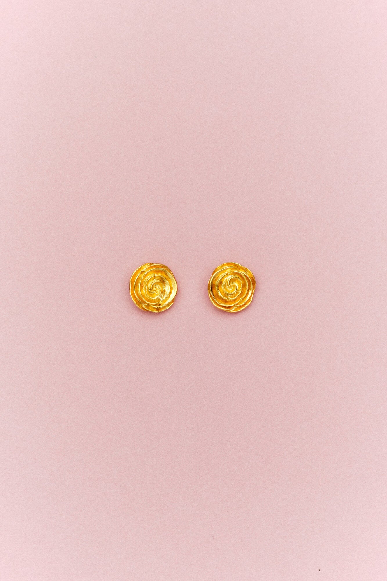 Rose ørestikker - forgyldt