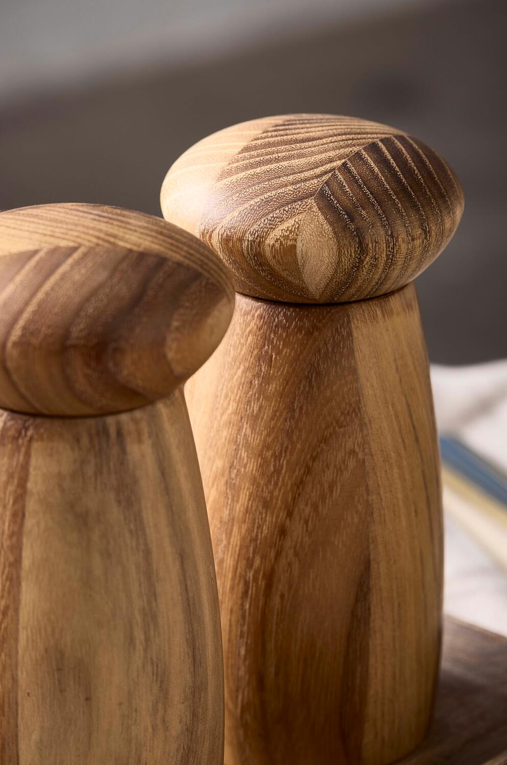 Keramisk salt- og peberkværn med bakke - Teak