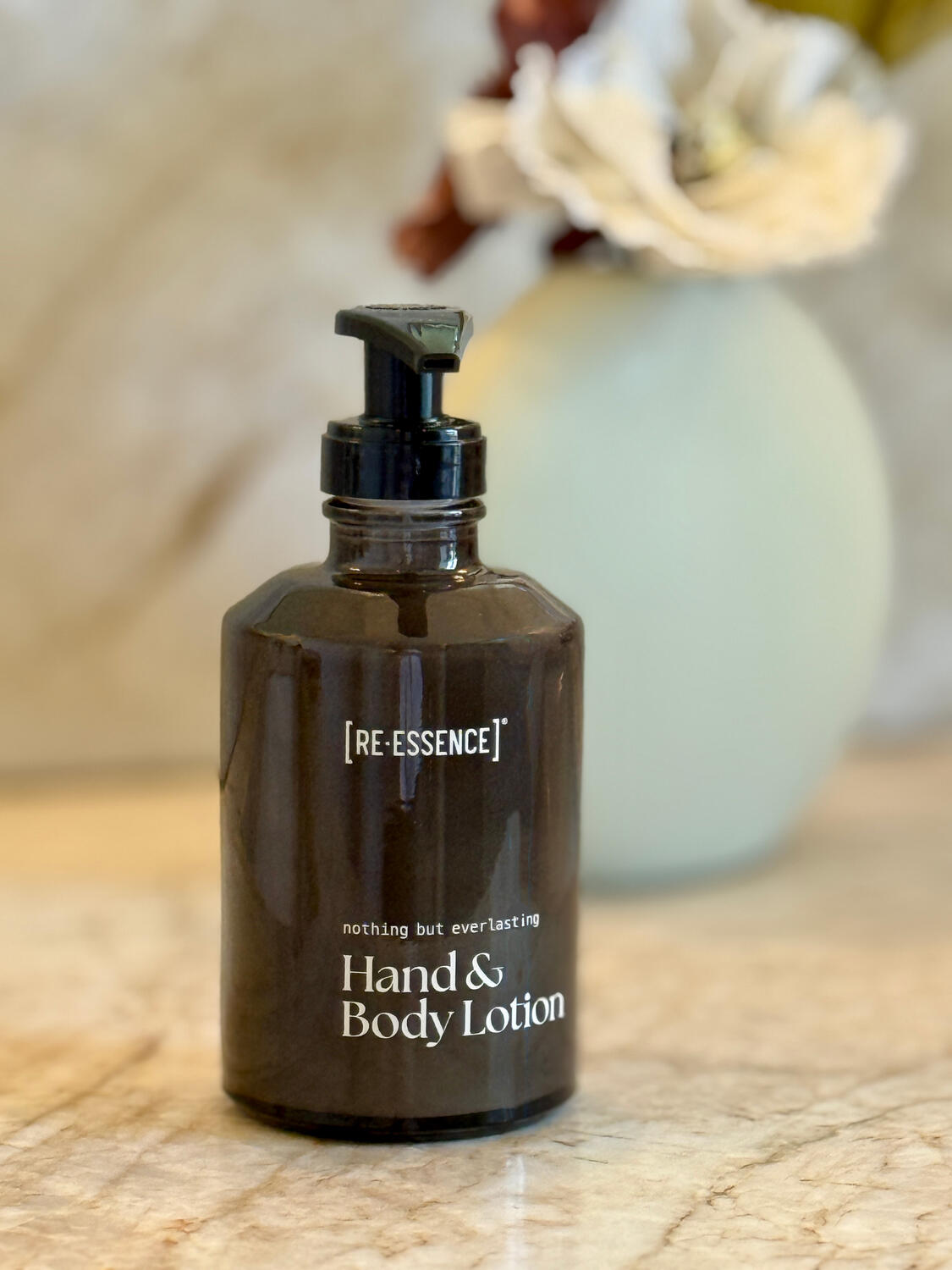 Hand & Body Lotion m. genanvendelig glasdispencer - Lavender/Pine needle