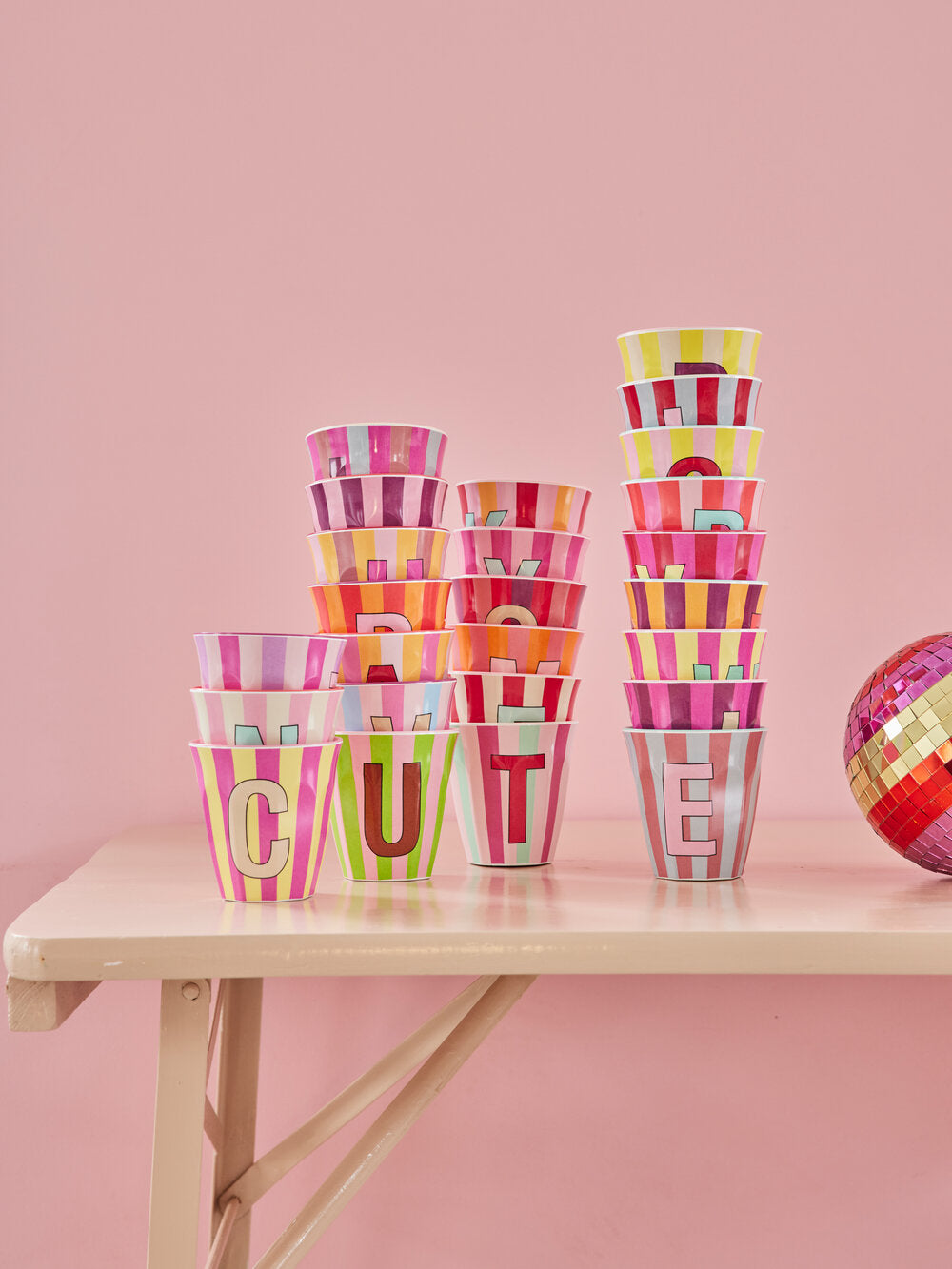 Melamine Alfabet kop, pink mix - 250 ml.