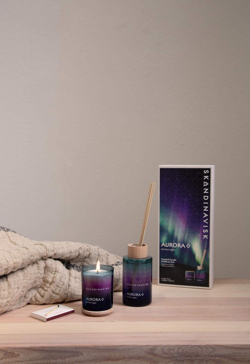 Aurora duftlys & -pinde, 165 g - Blue Sky