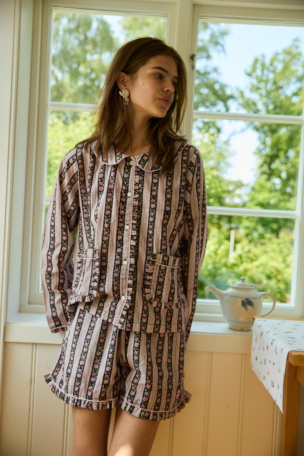 Nuvena pyjamassæt - Black Stripes