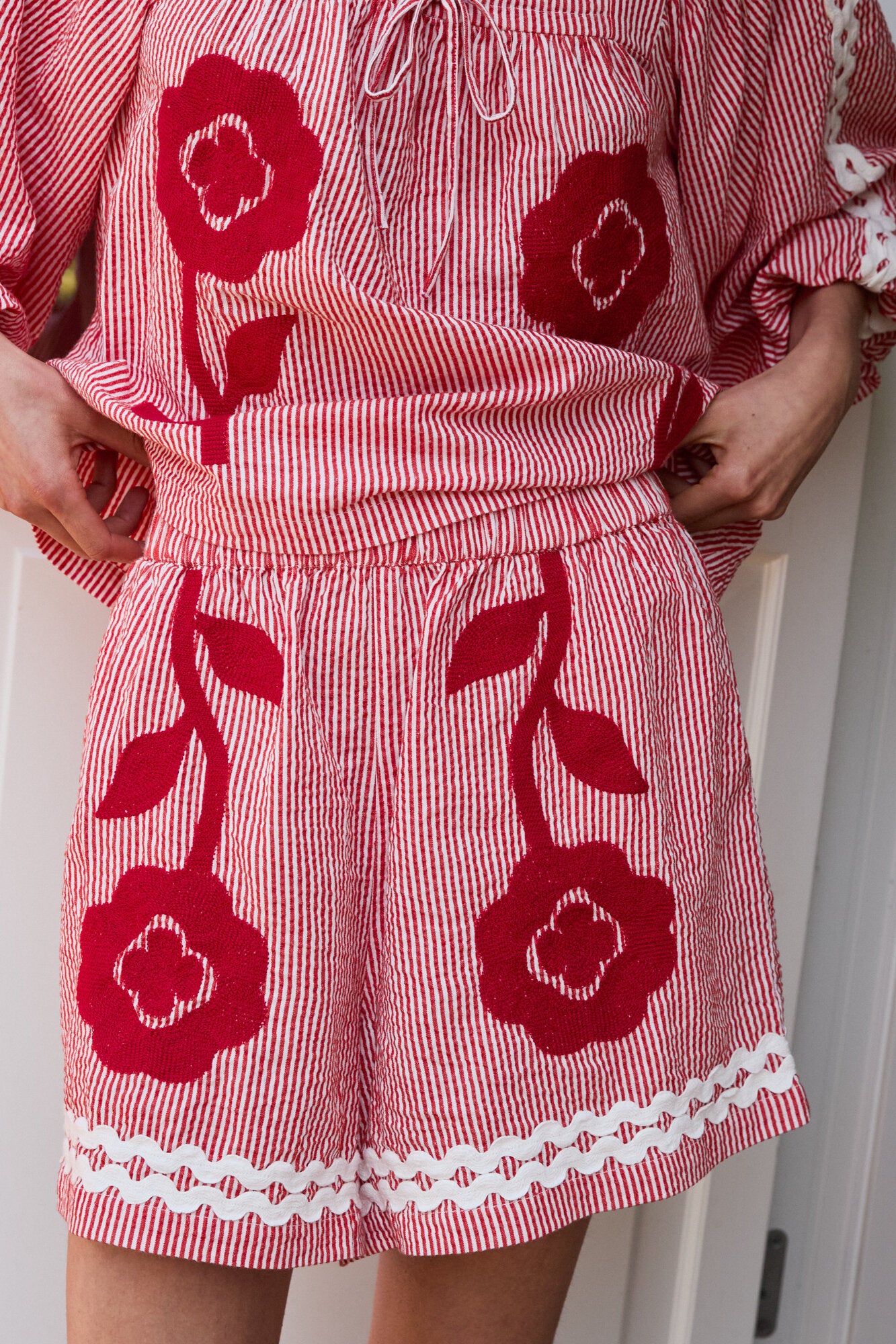 Abelone shorts - Red Flower