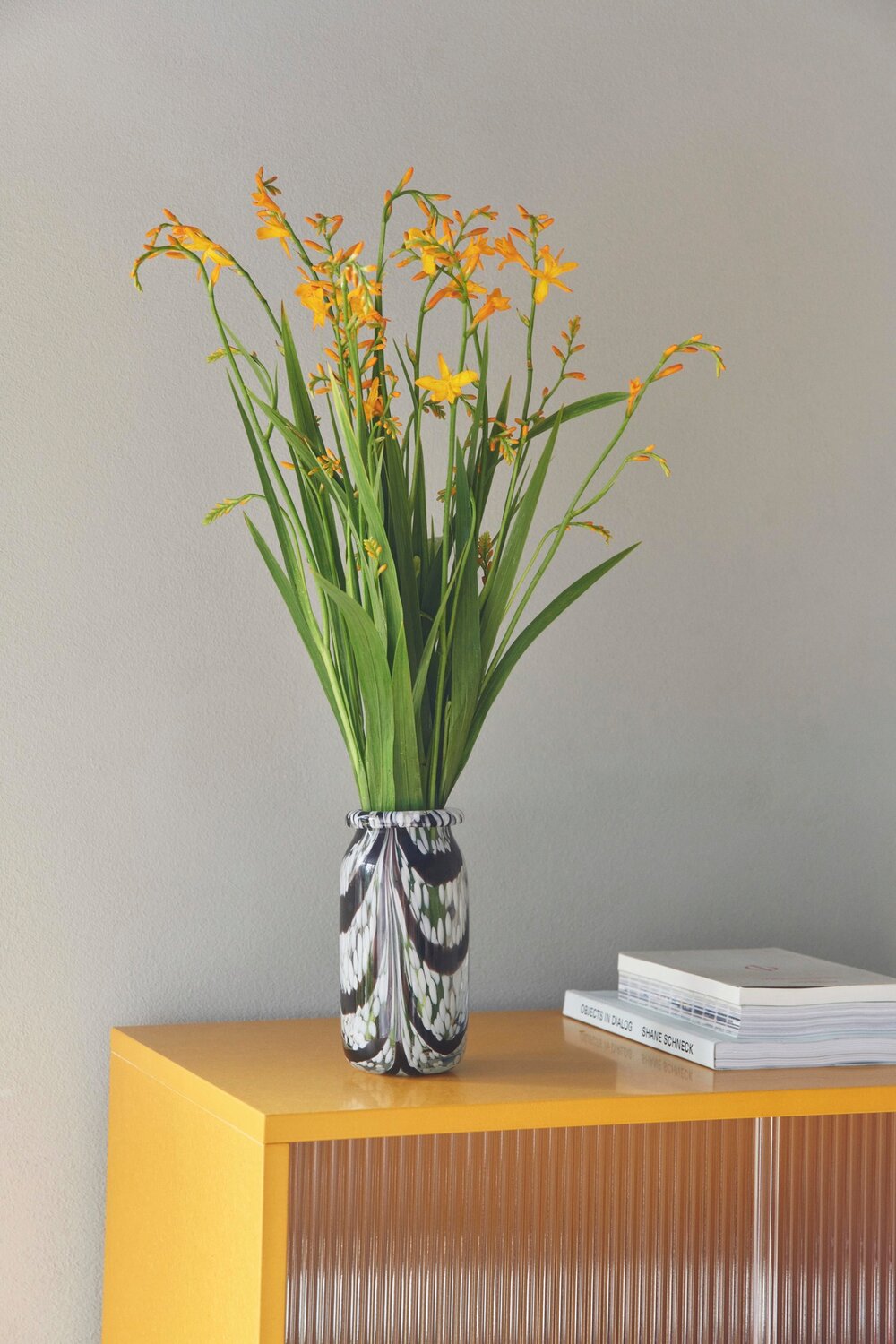 Splash Roll Neck vase, Coffee/White - X-Small