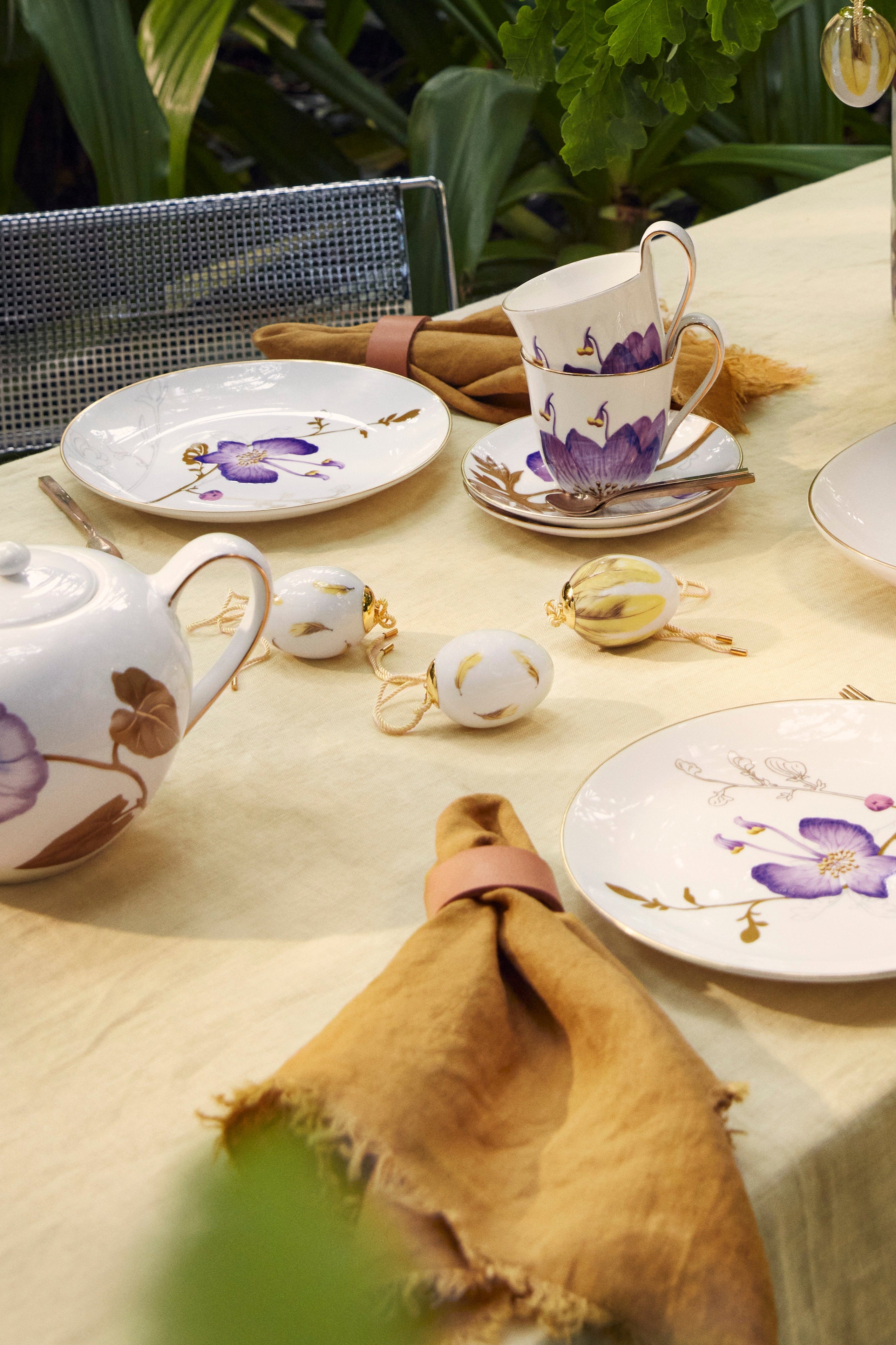 Dekorationsæg 2025, 2 stk - Pirolfjer