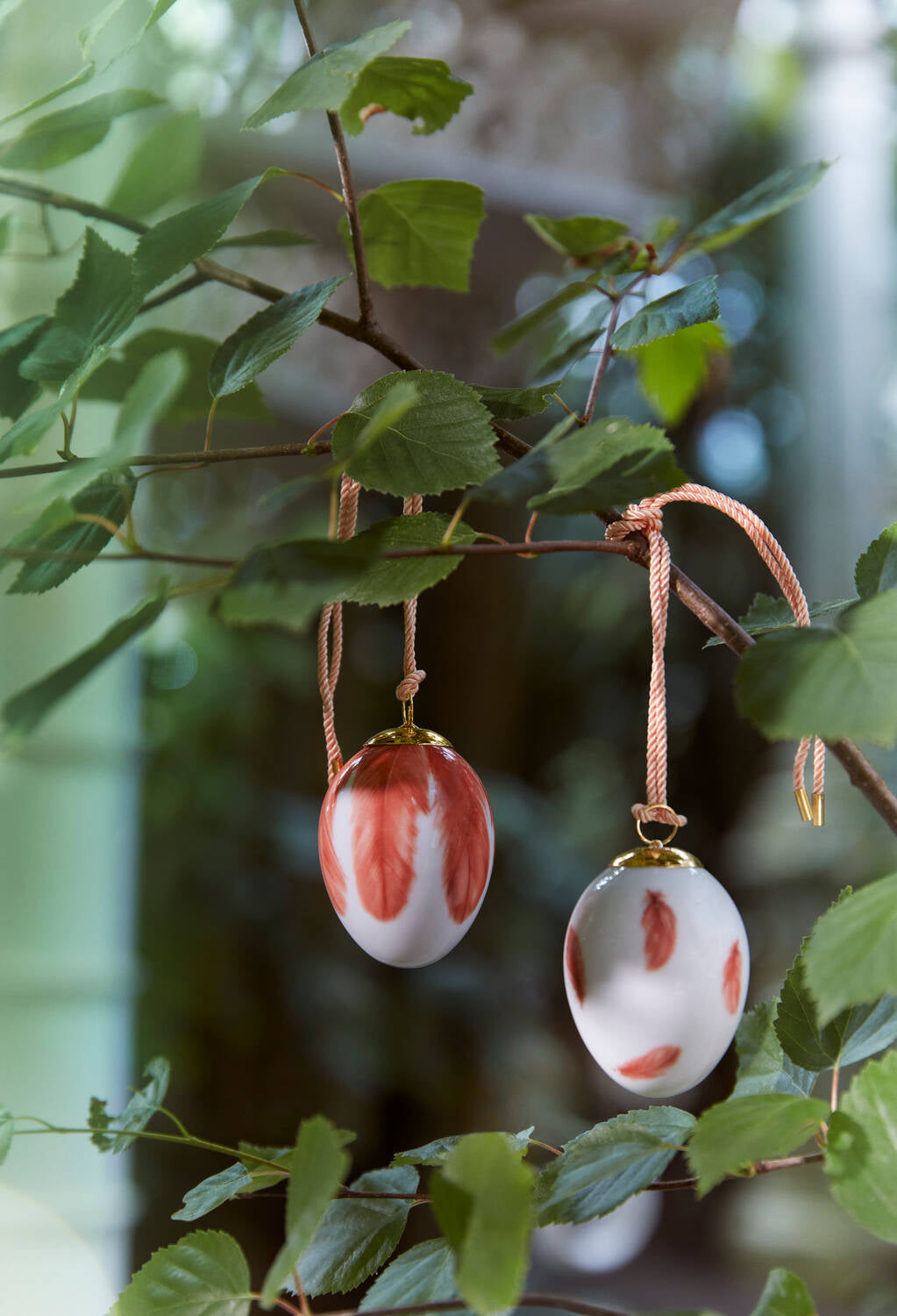 Dekorationsæg 2025, 2 stk - Rødstjertfjer