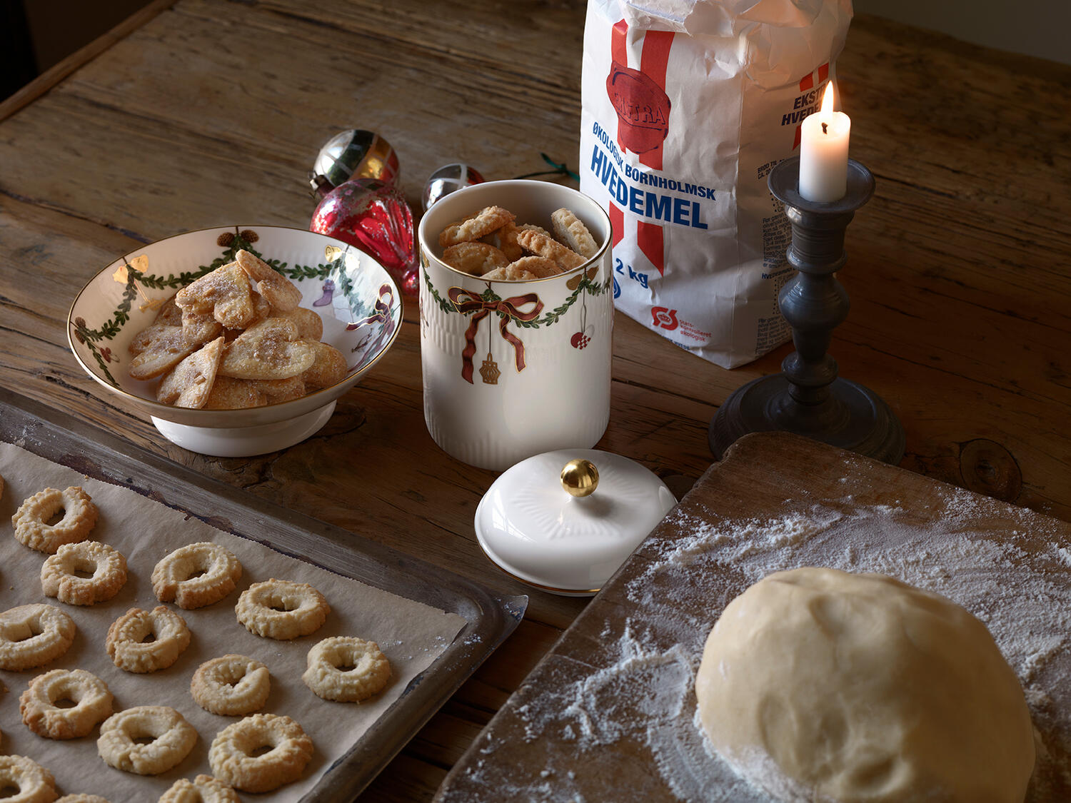 Stjerne Riflet krukke med låg - H16 cm