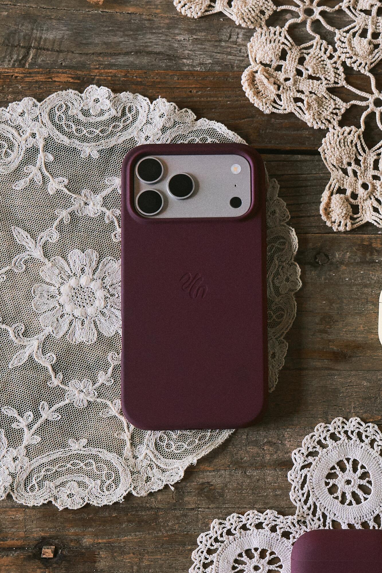 Silicone MagSafe Compatible cover - Bordeaux
