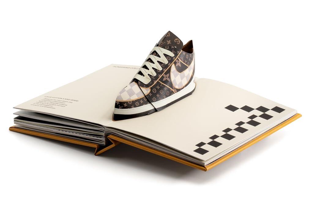 Pop-Up Louis Vuitton Fashion - Unfolded bog