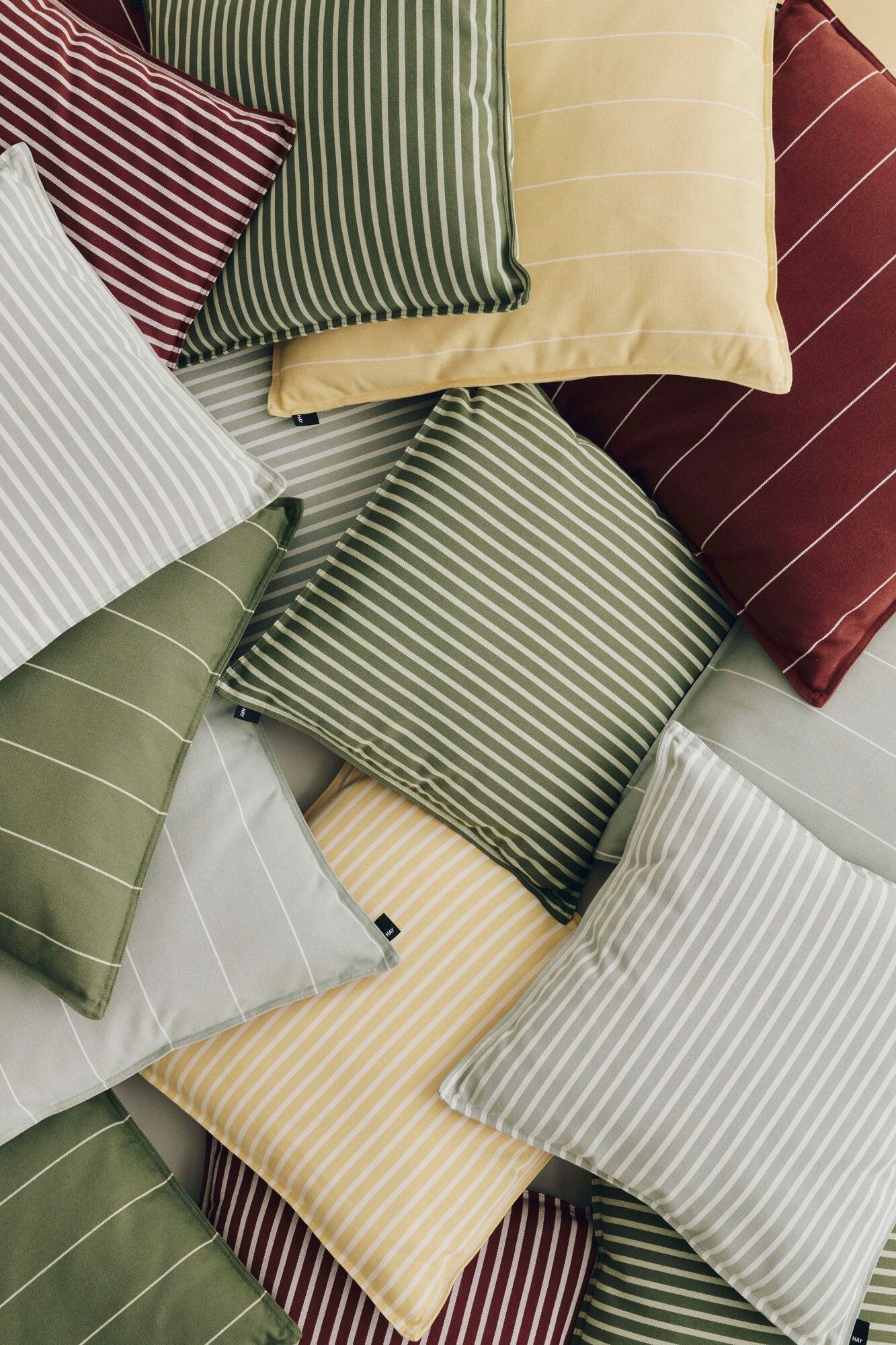 Terrazza pudebetræk, 60x60 cm - Olive Narrow Stripe