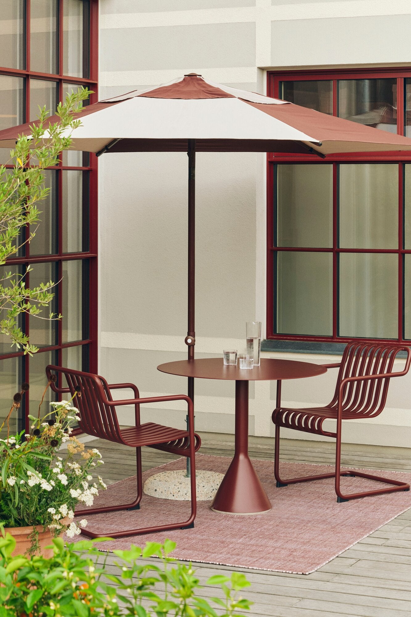 Terrazza Hexagon parasol, Ø300 cm - Off-white/Burgundy