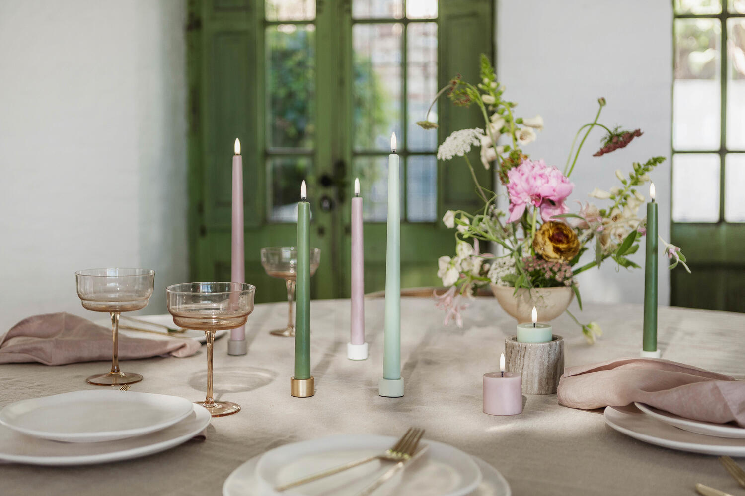 LED taper 2-pak kronelys, Light Lavender - H25 cm.