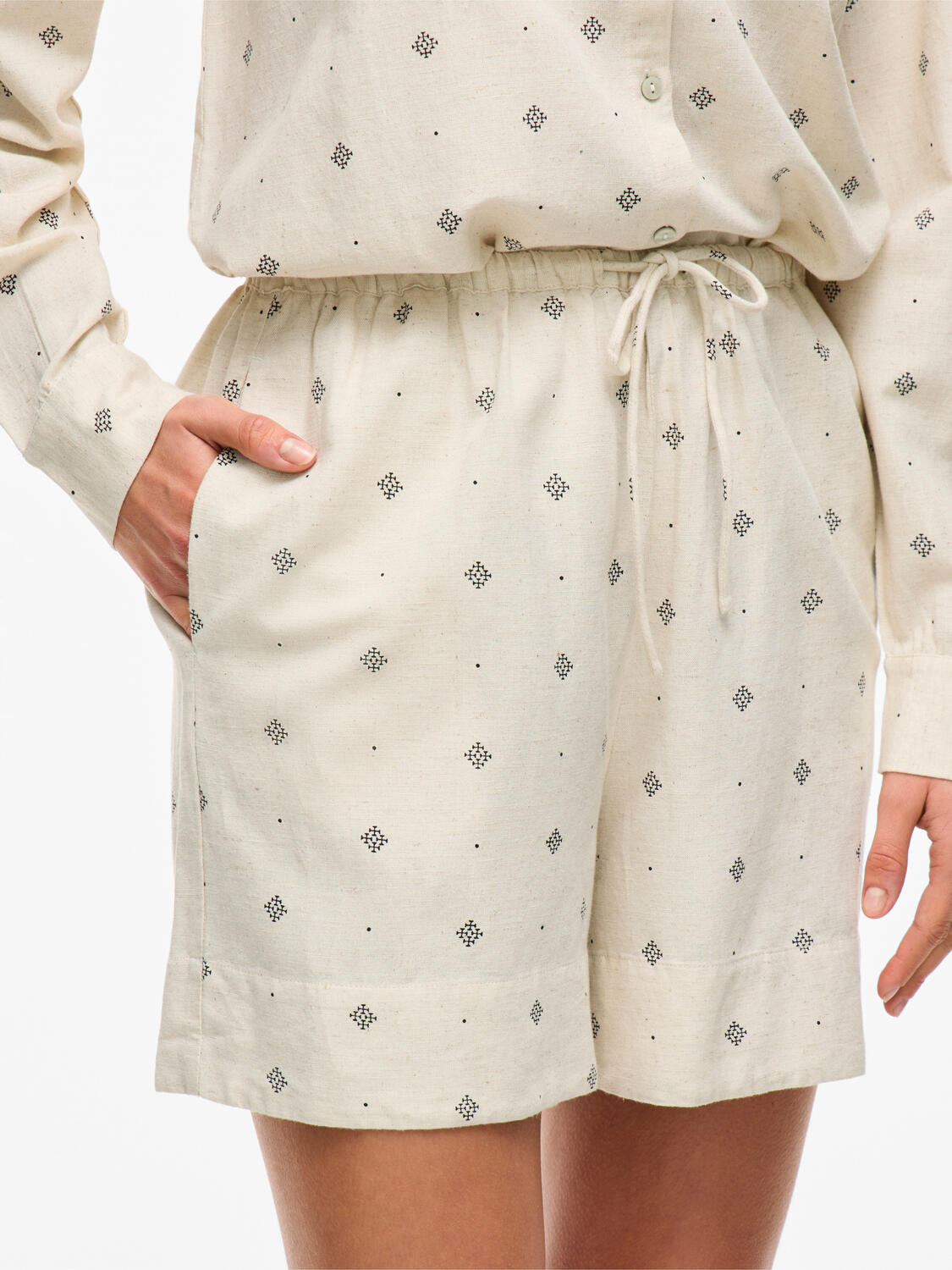 Viprisilla shorts - Super Light Natural Melan