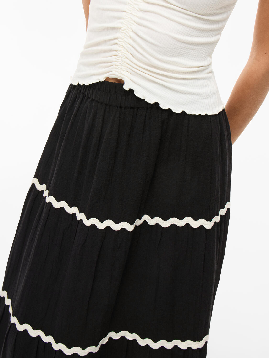 Vimanda Wavy lang nederdel - Black Beauty