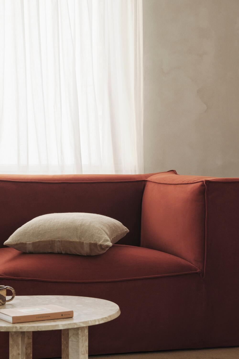 Senti Stripe pyntepude, 50x50 cm - Dark Sand/Linen